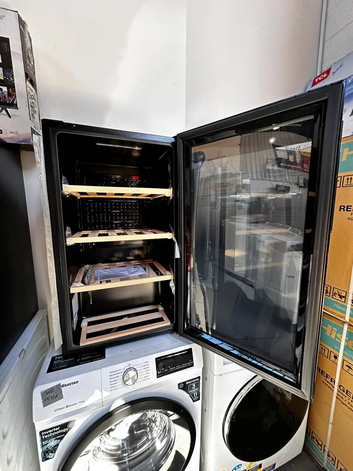 Hisense 30 Bottle Wine Cooler – Factory Seconds | ADELAIDE