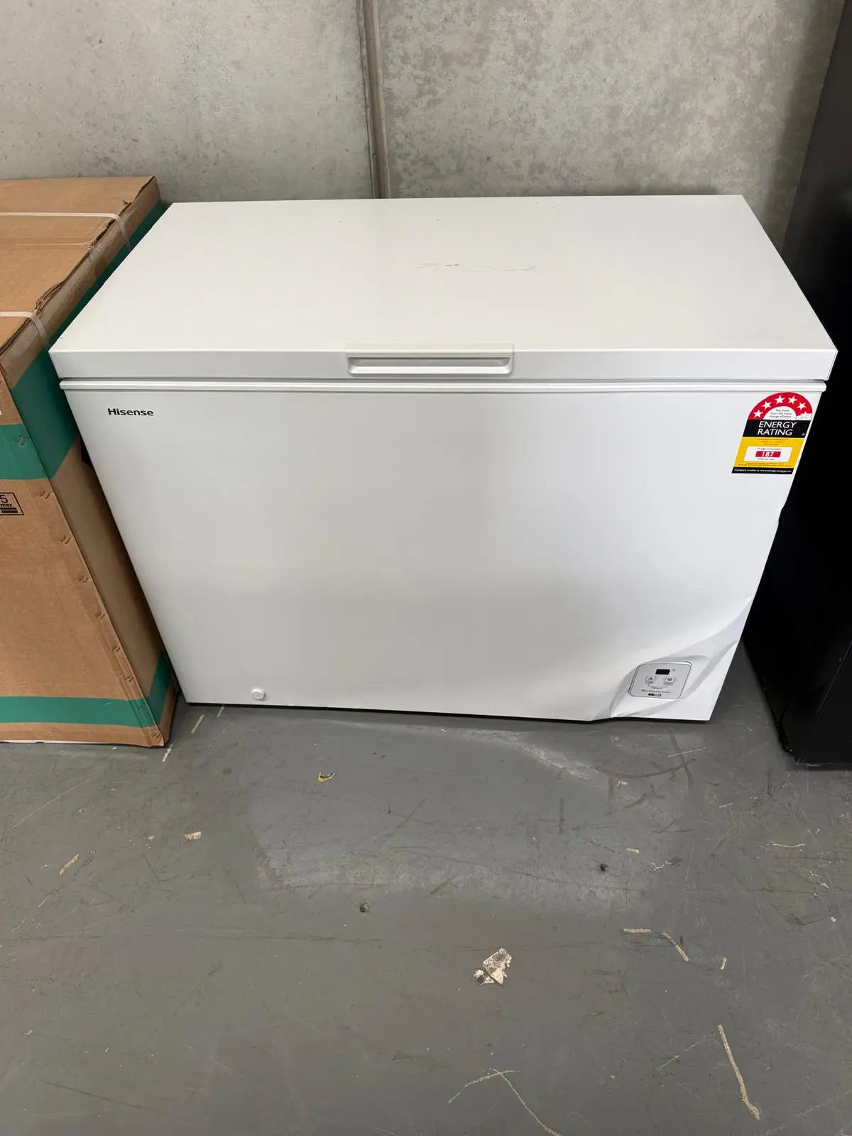 Hisense 300L Hybrid Chest Freezer HRCF301 – Factory Seconds