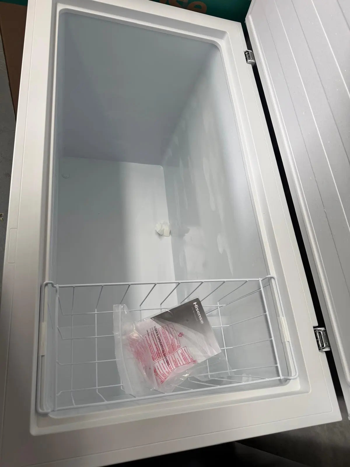 Hisense 300L Hybrid Chest Freezer HRCF301 – Factory Seconds