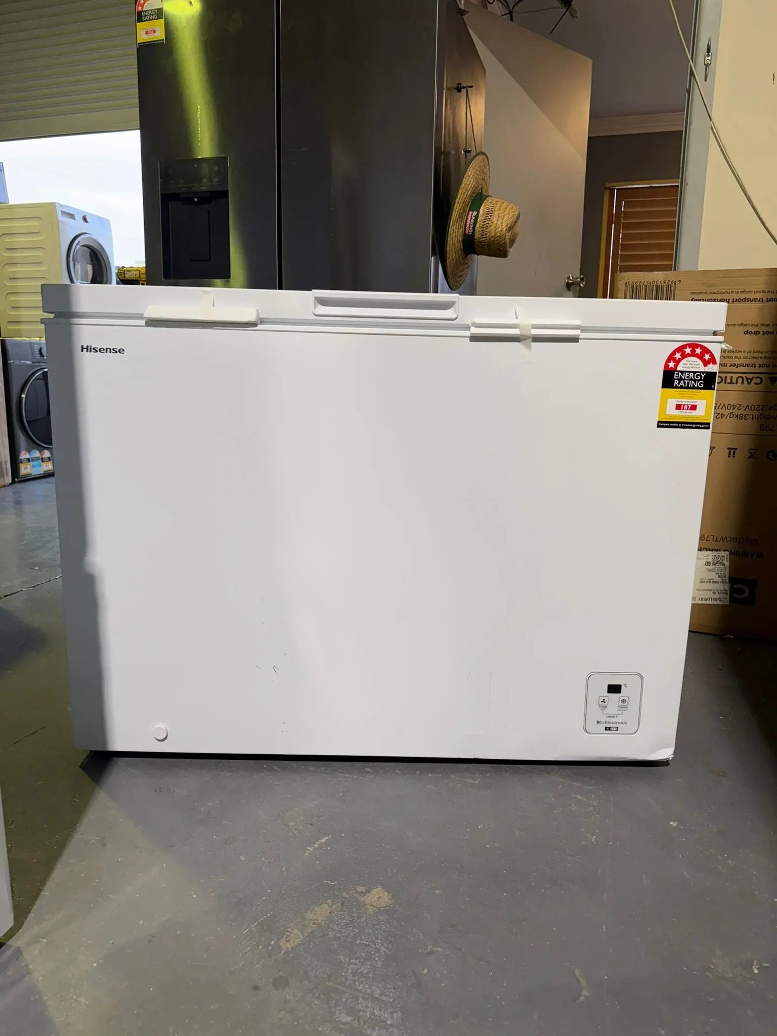 Hisense 300L Hybrid Chest Freezer White – HRCF301 – Factory Seconds | BRISBANE