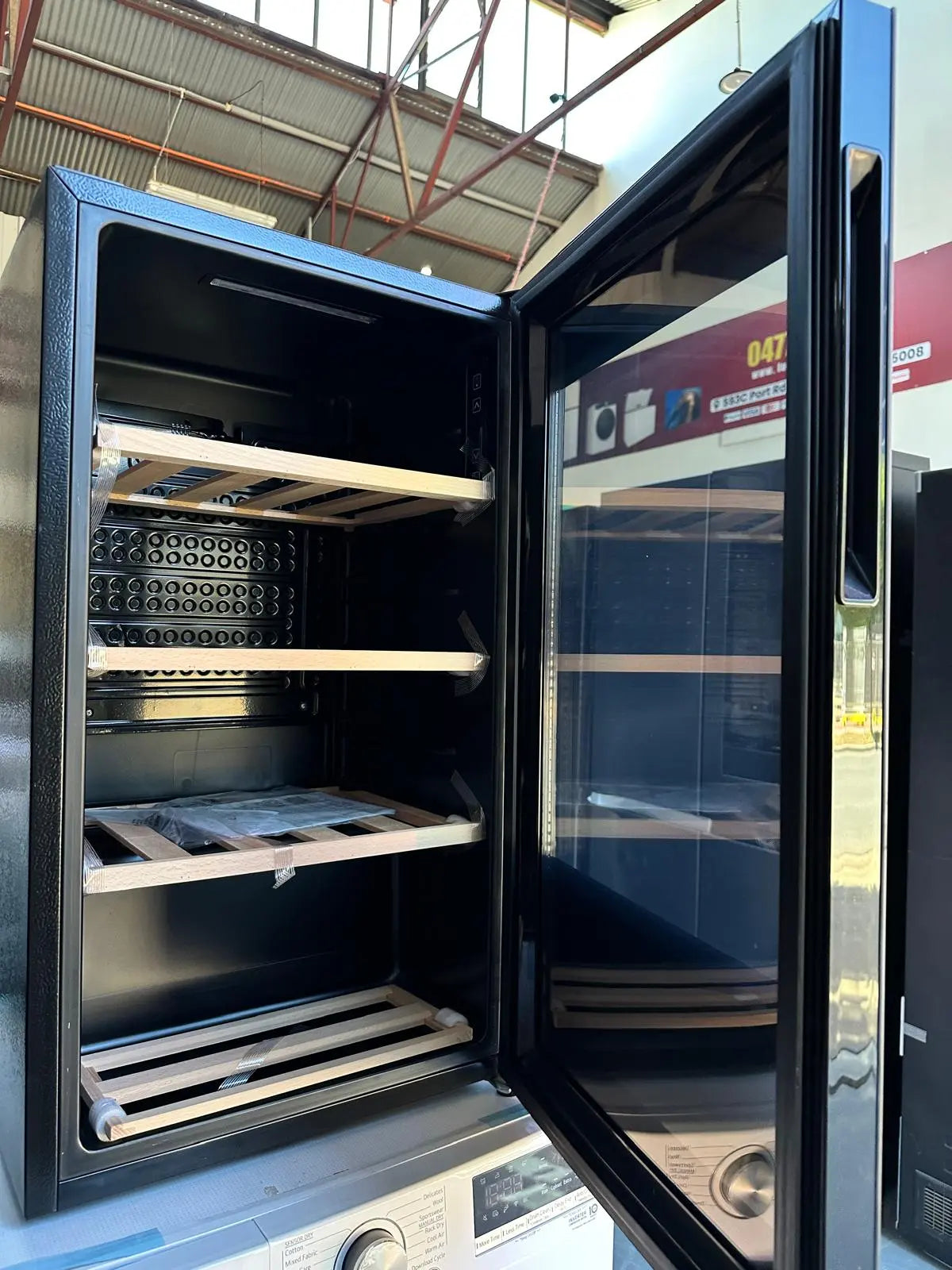 Hisense 31-Bottle Wine Cooler – Factory Seconds | ADELAIDE