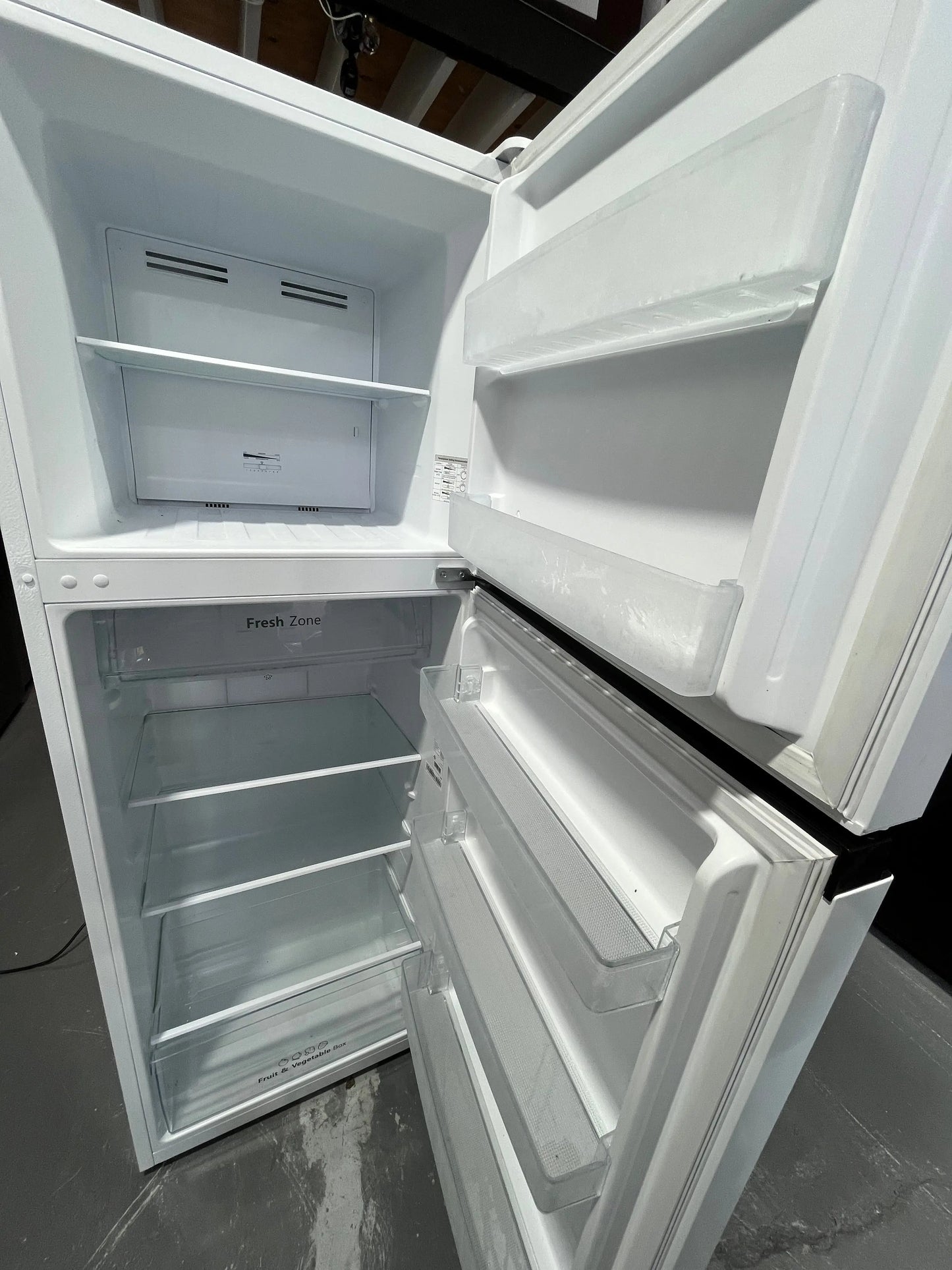 Hisense 325L Refurbished fridge freezer Hisense 8.5kgs washing machine | ALEXANDRIA