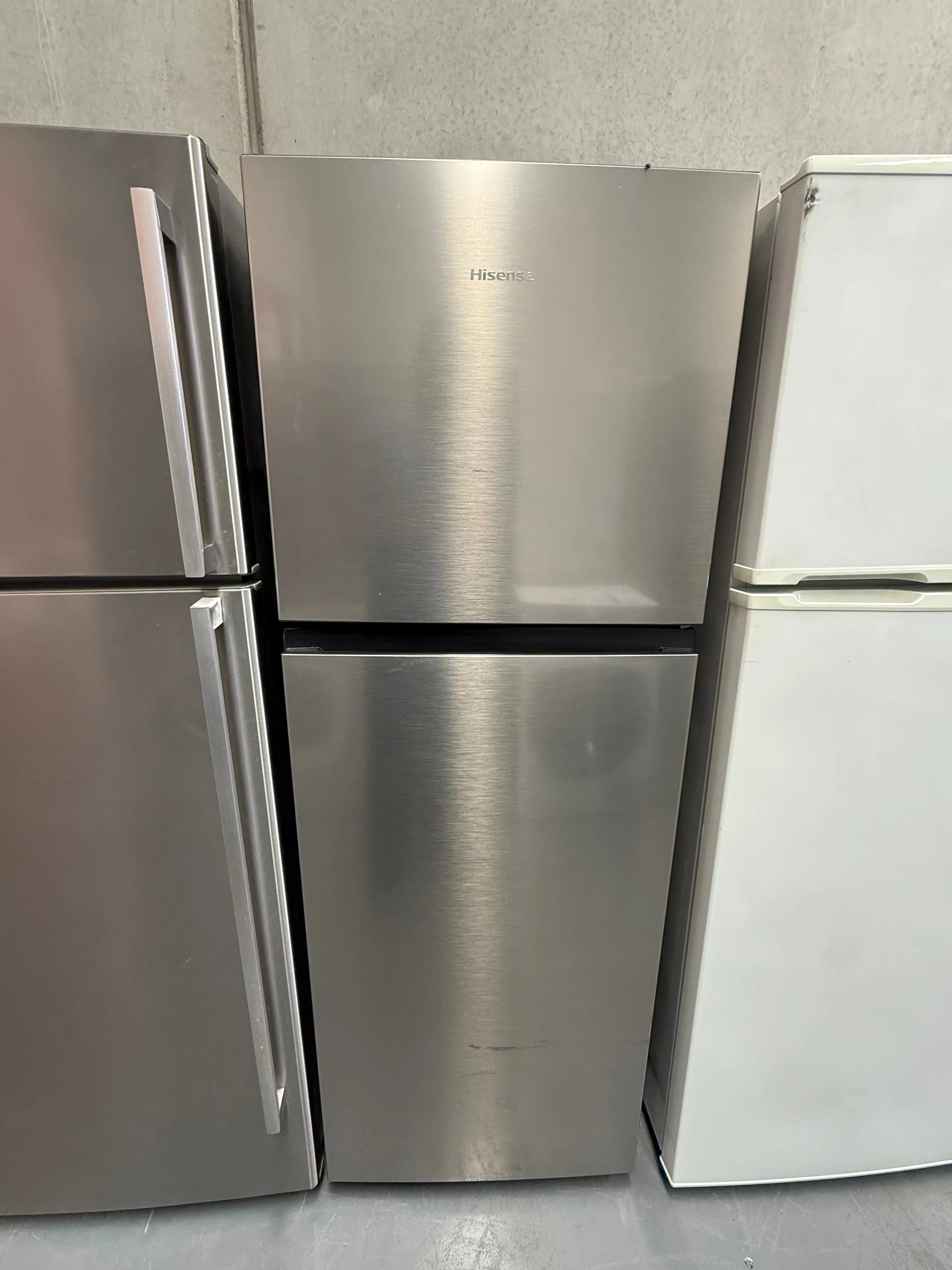 Hisense 325L Top Mount Fridge – Refurbished | HRTF325S | MELBOURNE
