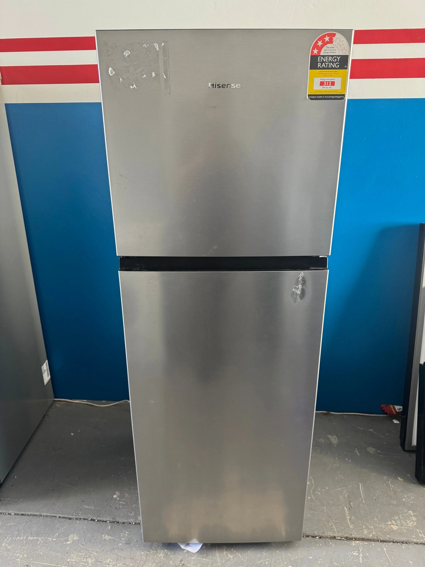 Hisense 326 Litres Fridge Freezer | Lucky white goods