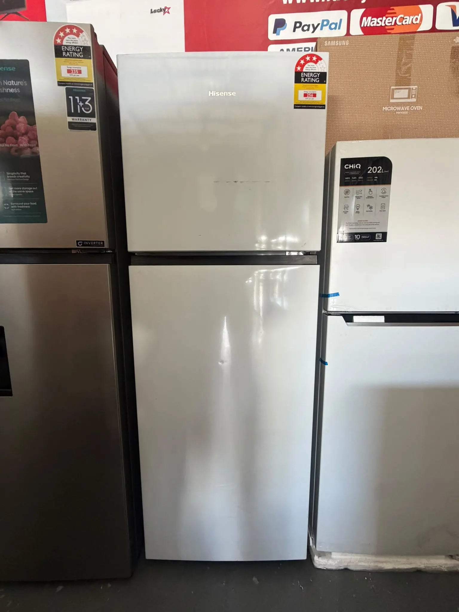 Hisense 326L Fridge Freezer – Refurbished