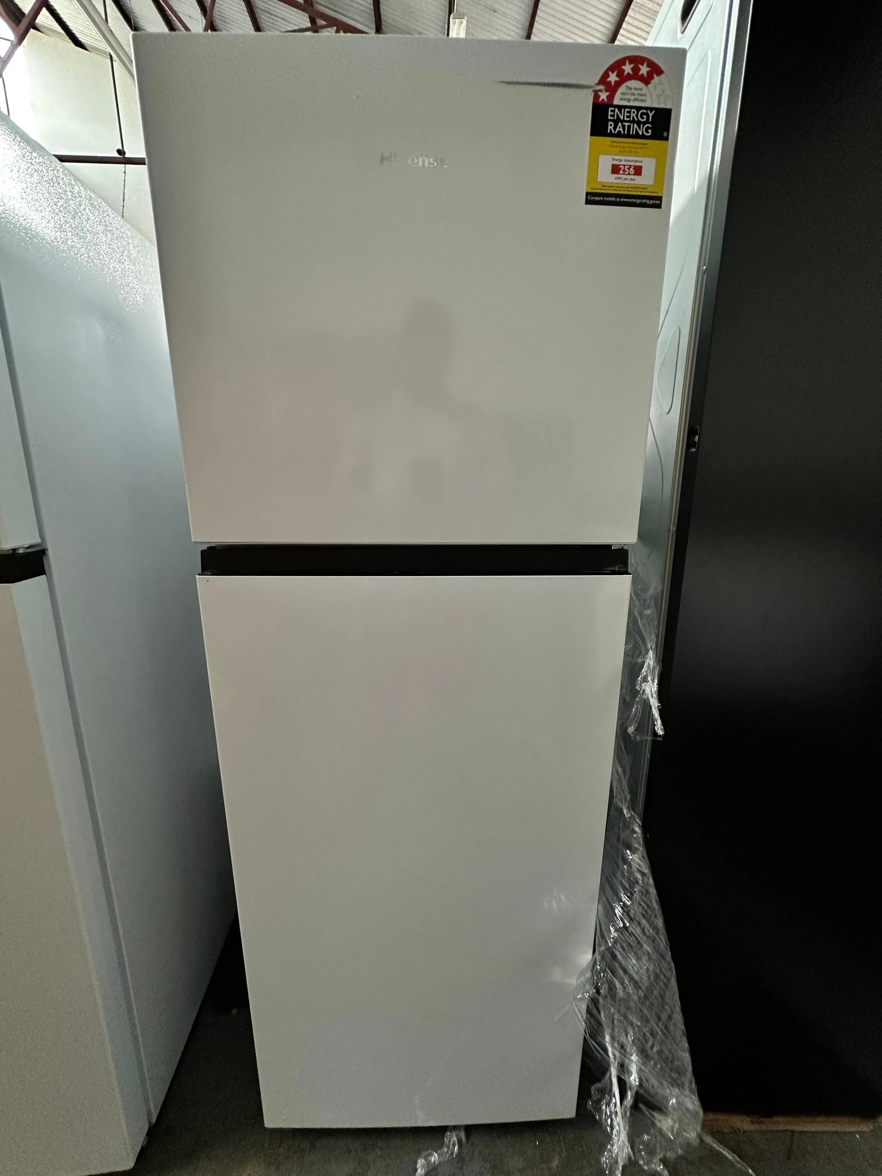 Hisense 326L Top Mount Refrigerator Freezer – Factory Second | ADELAIDE