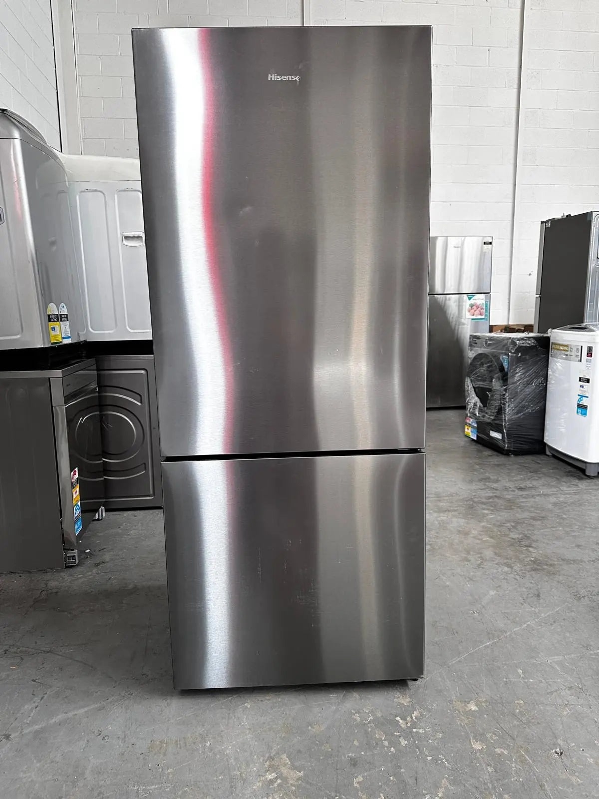 Hisense 417L Bottom Mount Fridge Freezer – Factory Second – Eco Vision | ADELAIDE