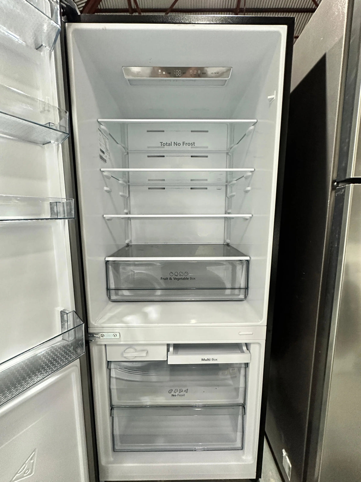 Hisense 417L EcoVision PureFlat Bottom Mount Refrigerator – Refurbished | ADELAIDE