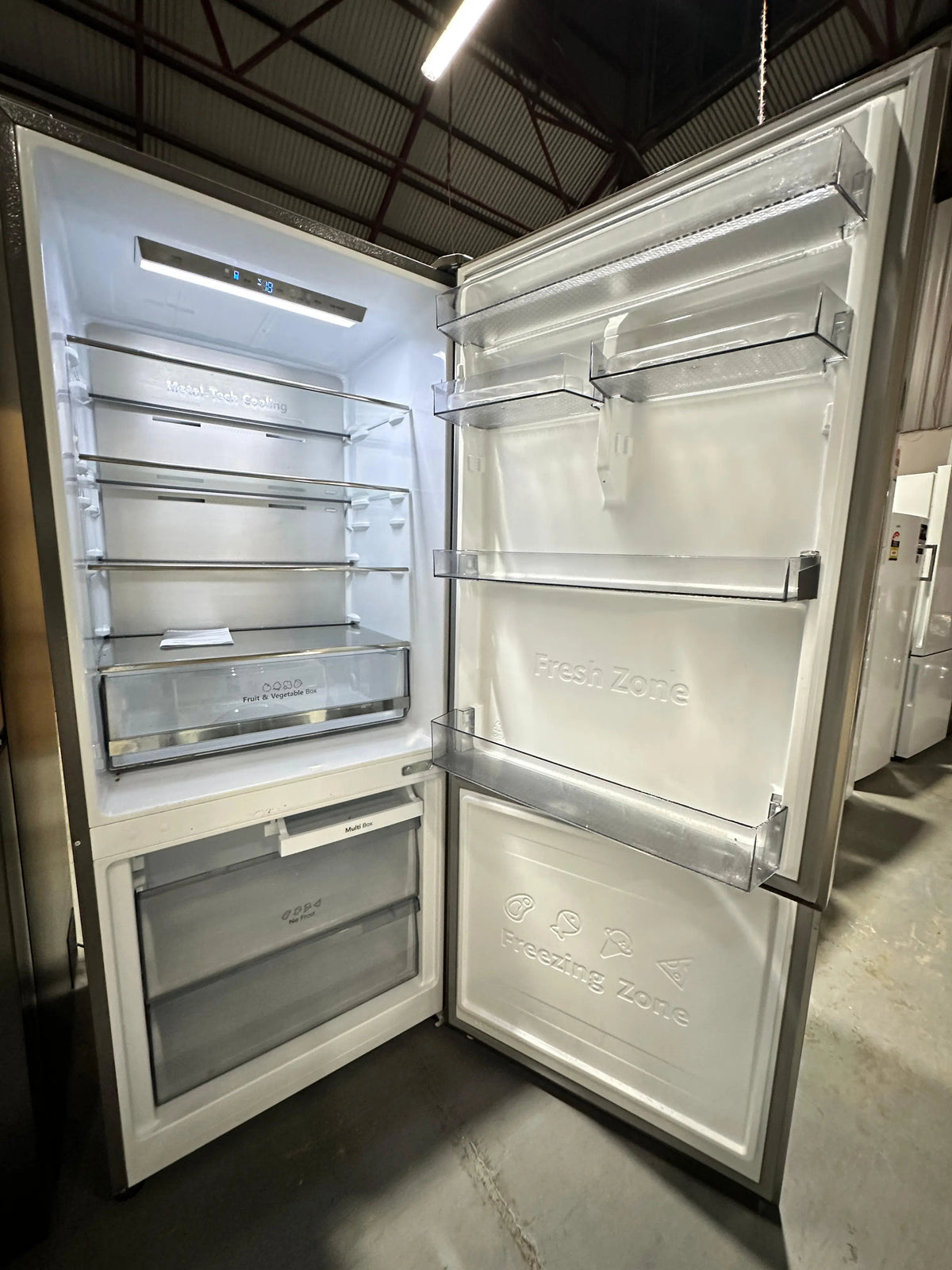 Hisense 417L PureFlat Bottom Mount Refrigerator - Refurbished | ADELAIDE