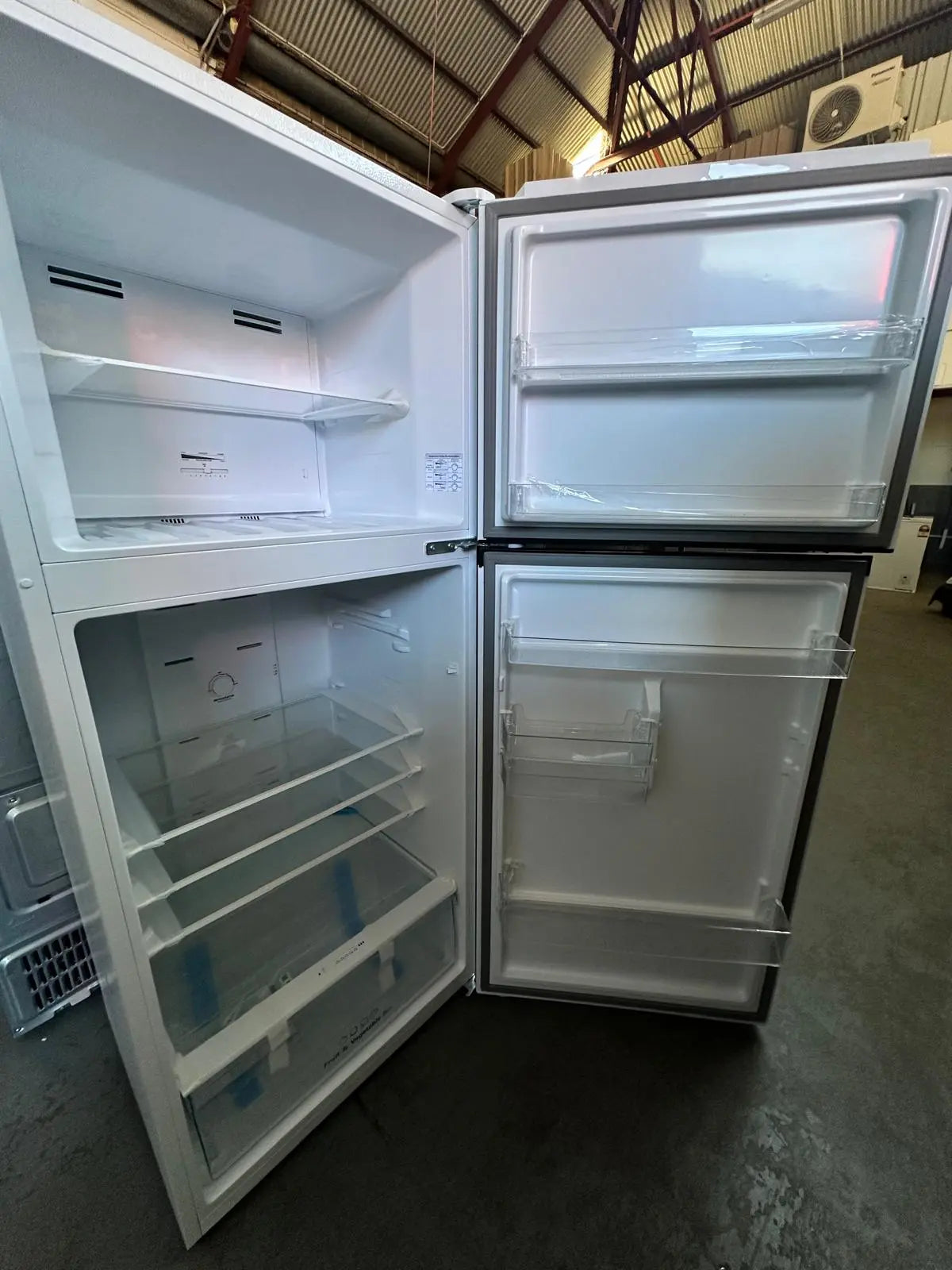 Hisense 424L Top Mount Fridge Freezer – Factory Seconds | ADELAIDE