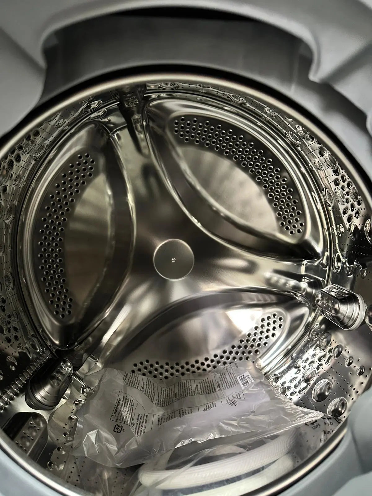 Hisense 424L Top Mount Fridge Freezer + LG 10/6kg Washer Dryer Combo – Factory Seconds | ADELAIDE