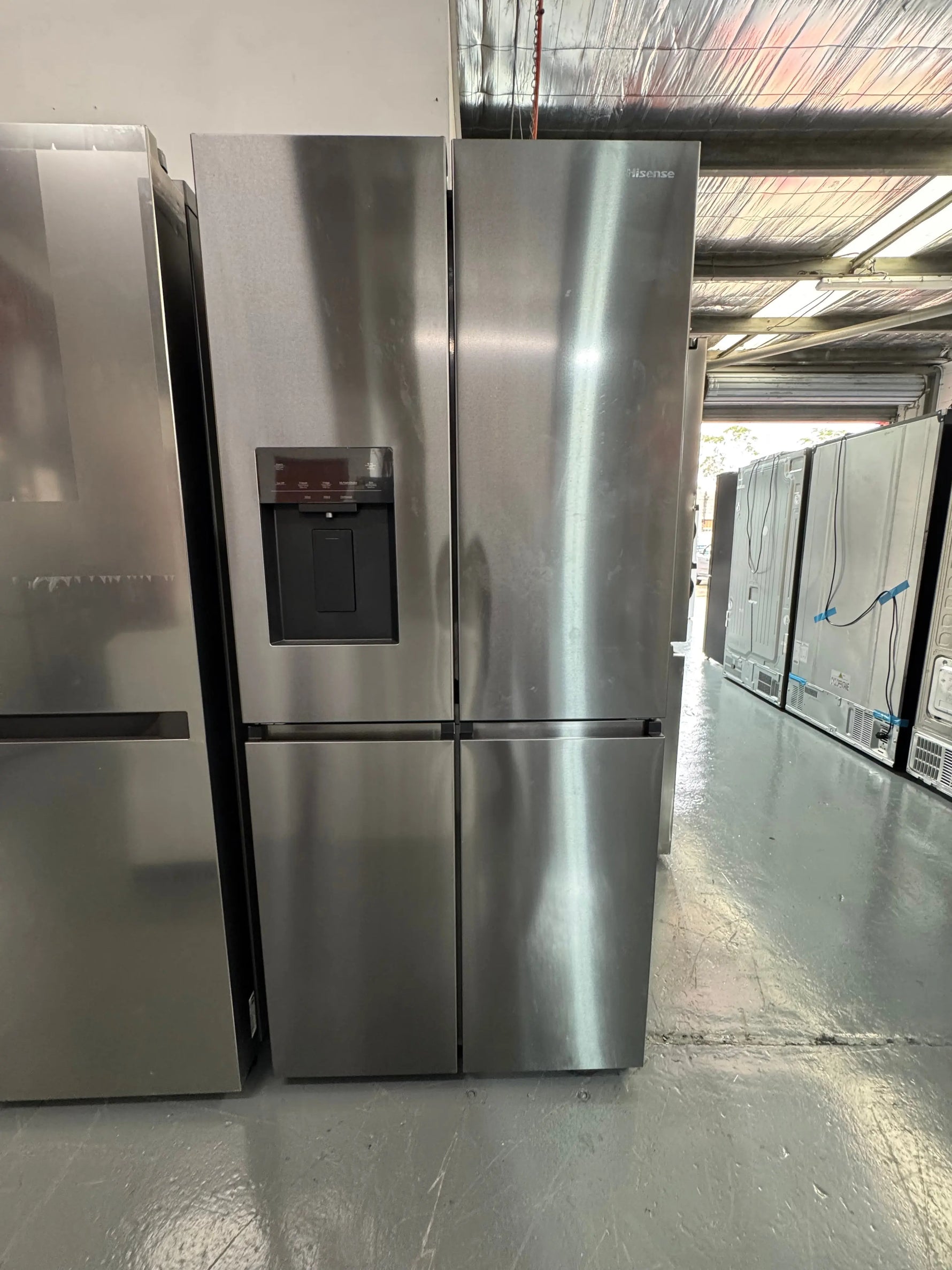 Hisense 483L French Door Fridge Black Steel with Non-Plumbed Ice and Water Dispenser HRCD483TBW | SYDNEY