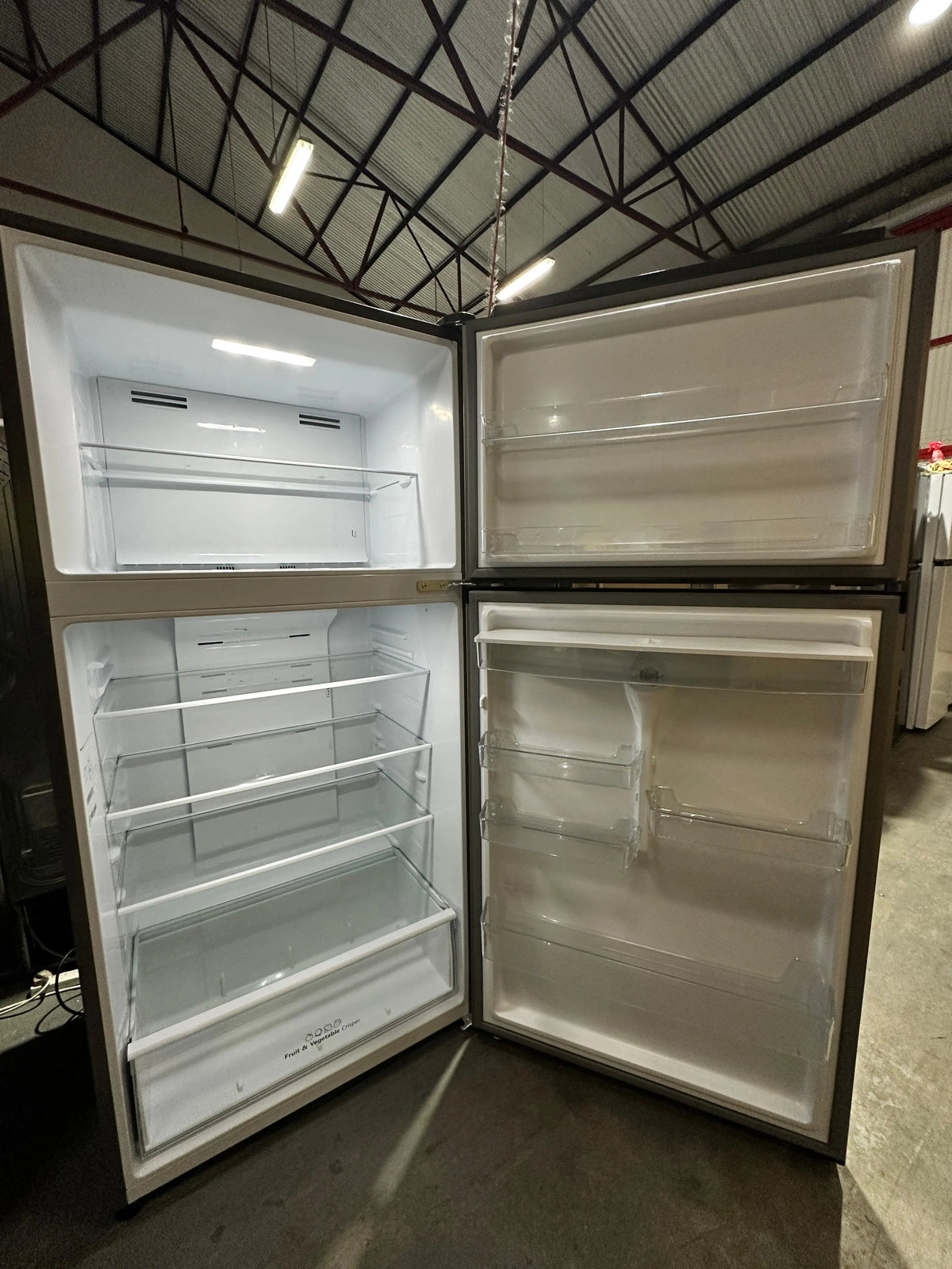 Hisense 496L Top Mount Refrigerator with Water Dispenser – Near New | ADELAIDE