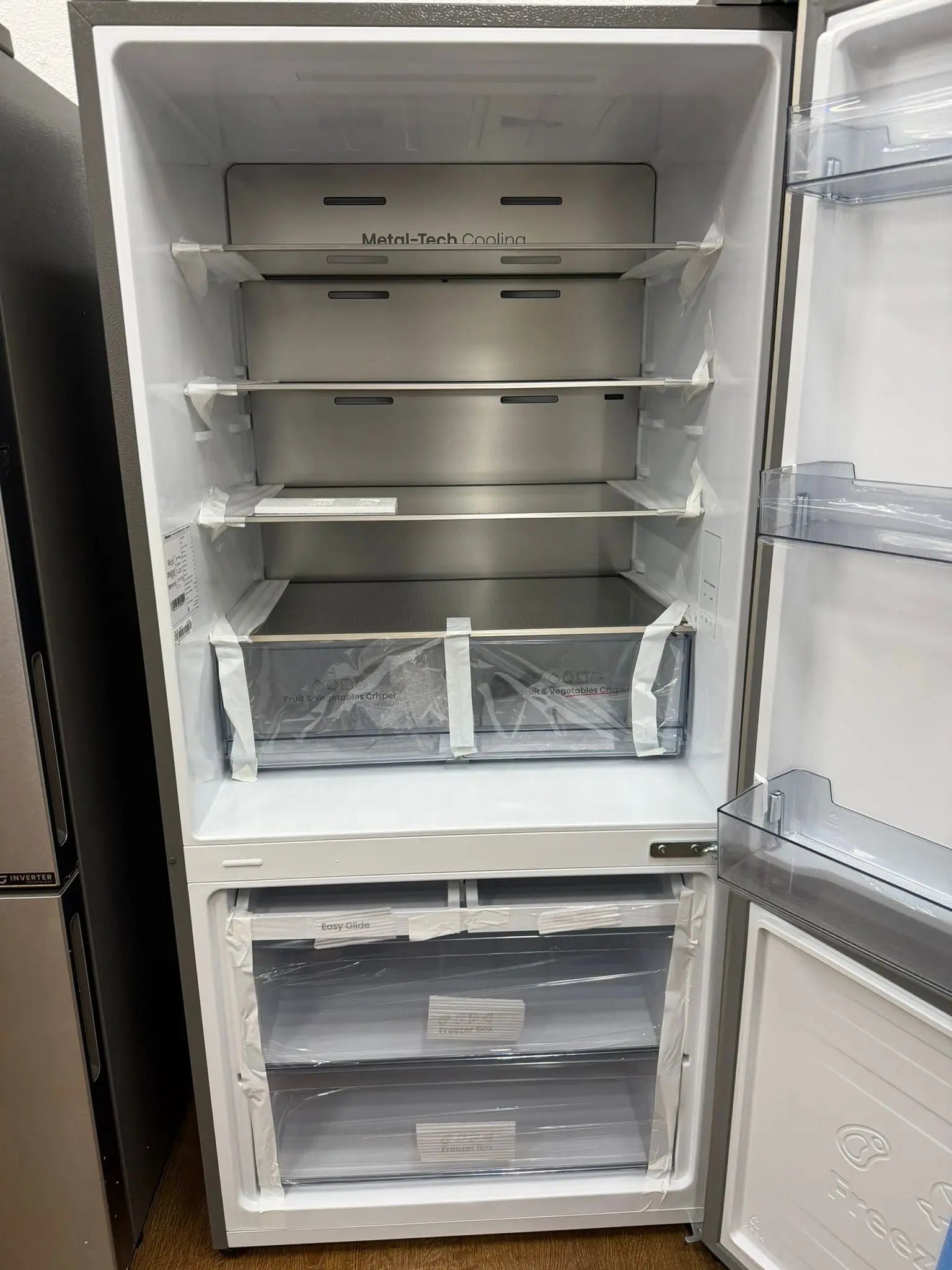 Hisense 503L Bottom Mount Fridge Freezer (Factory Seconds) – HRBM503S | RESERVOIR