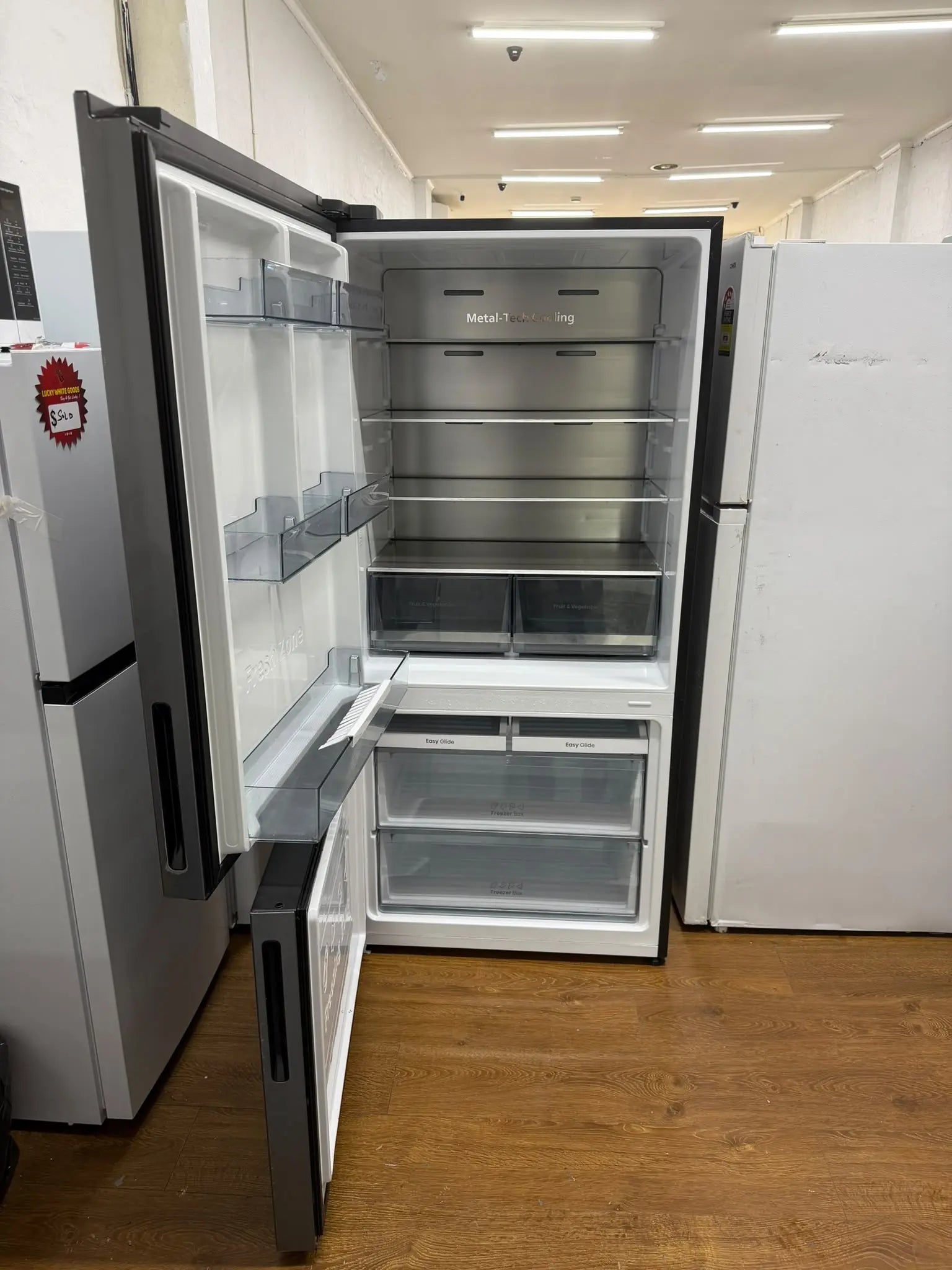 Hisense 503L EcoVision Bottom Mount Fridge Freezer HRBM503E (Dark Stainless Steel) – Refurbished