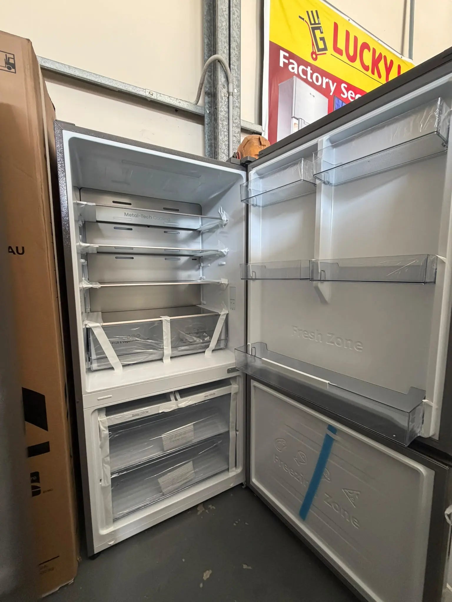 Hisense 503L Fridge Freezer – Factory Seconds