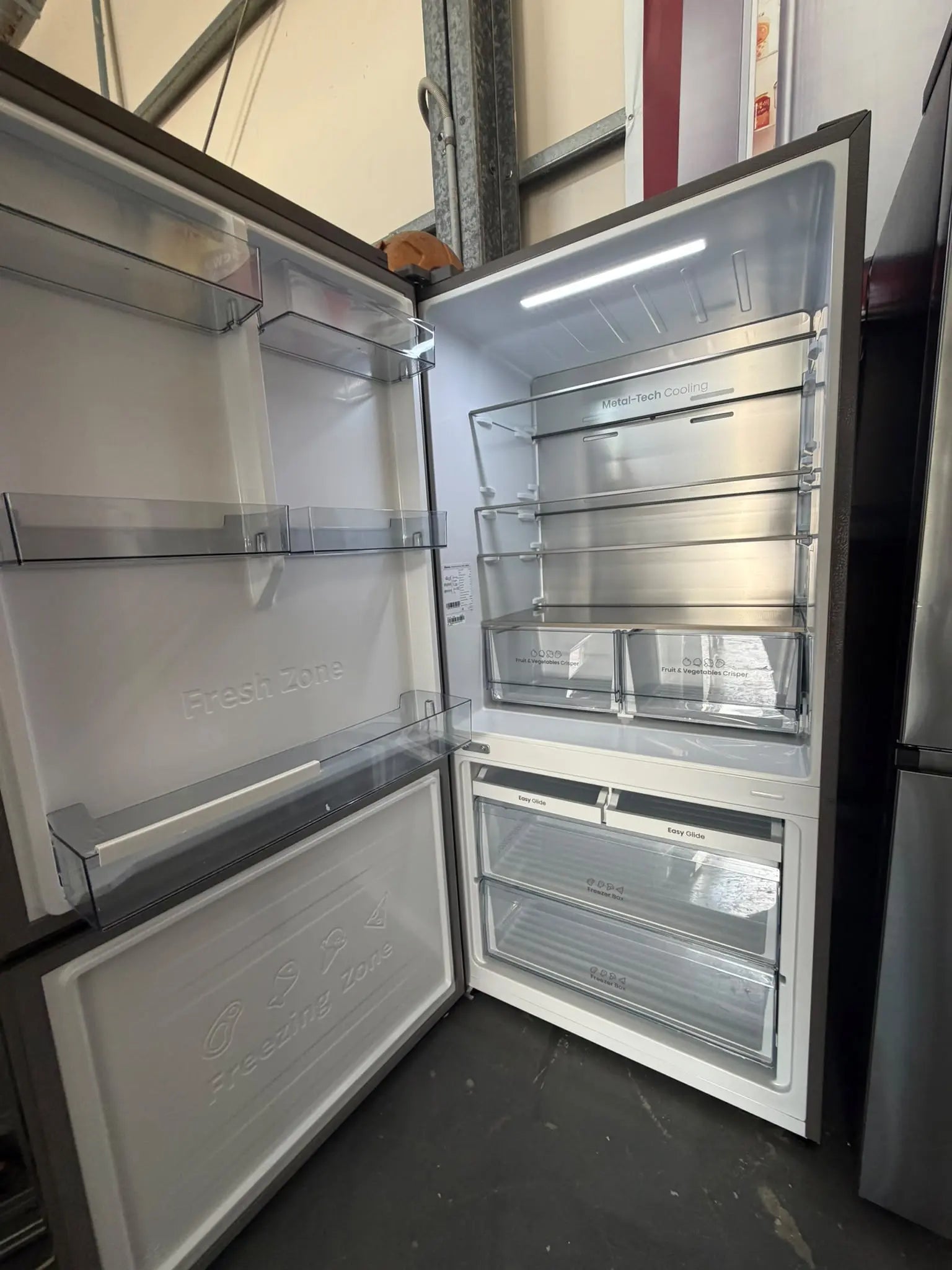 Hisense 503L Fridge Freezer – Refurbished