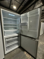 Hisense 514L Bottom Mount Fridge Freezer – Refurbished | Lucky white goods