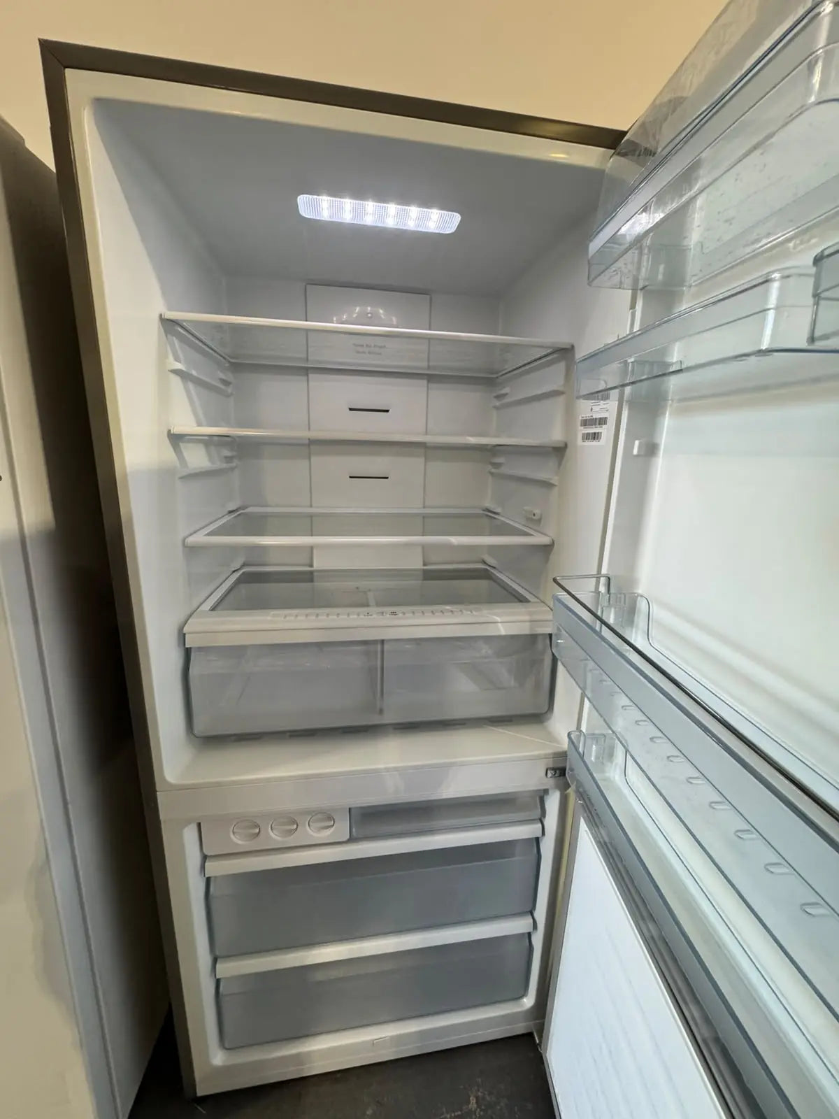 Hisense 520L Stainless Steel Bottom Mount Fridge – Refurbished | PERTH