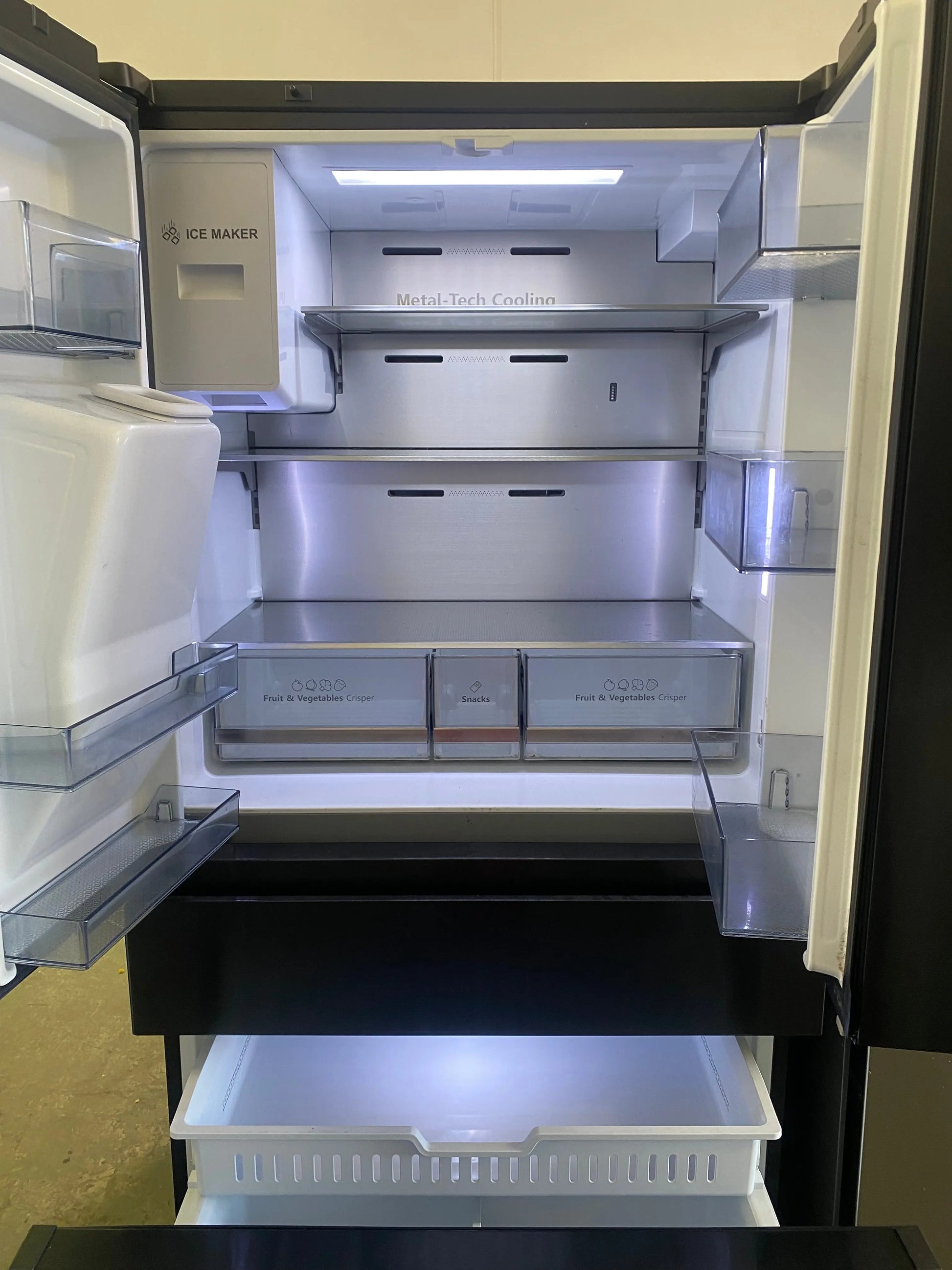 Hisense 560 Litres Fridge Freezer | PERTH