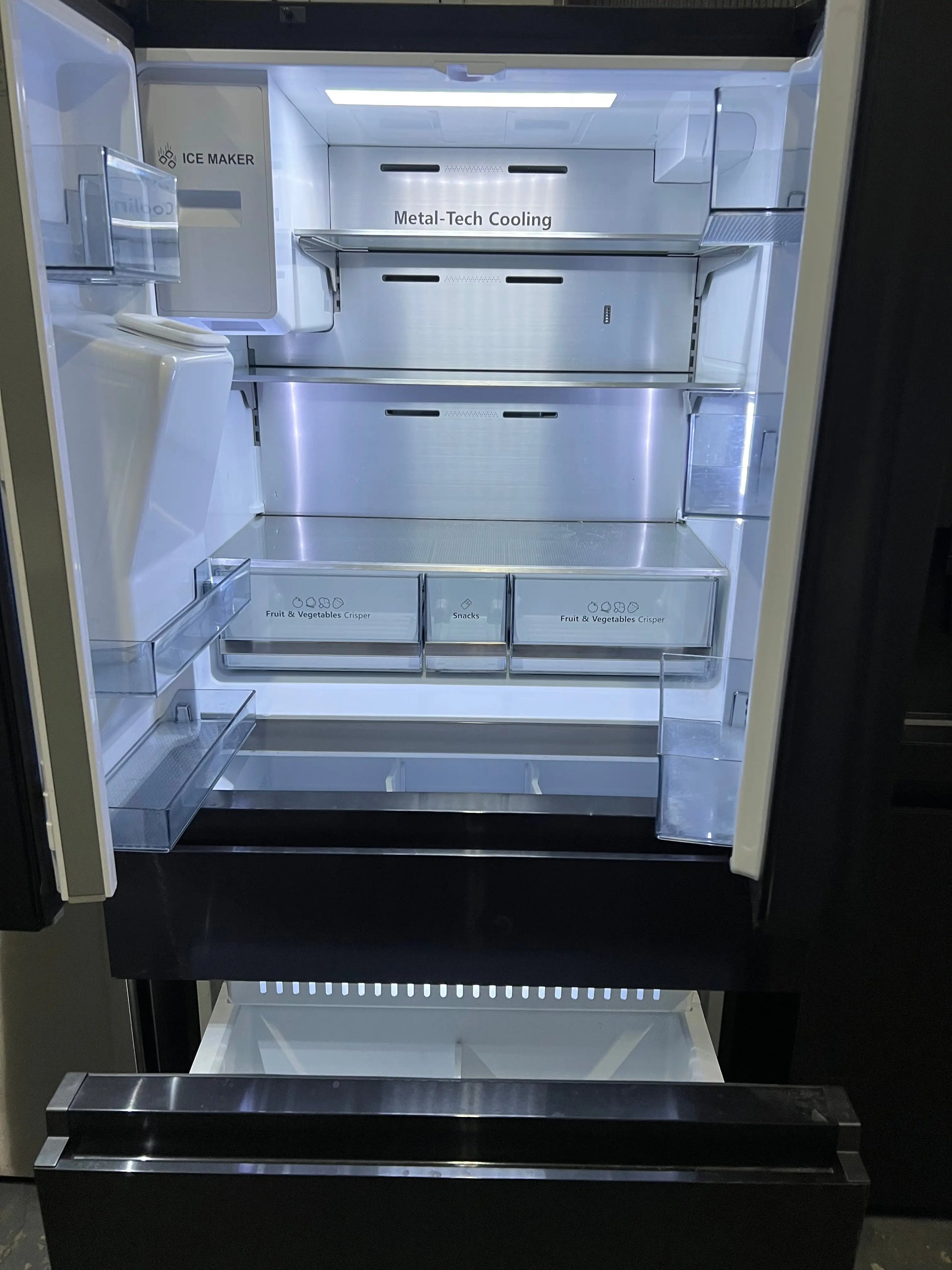 Hisense 560 litres fridge freezer | ADELAIDE