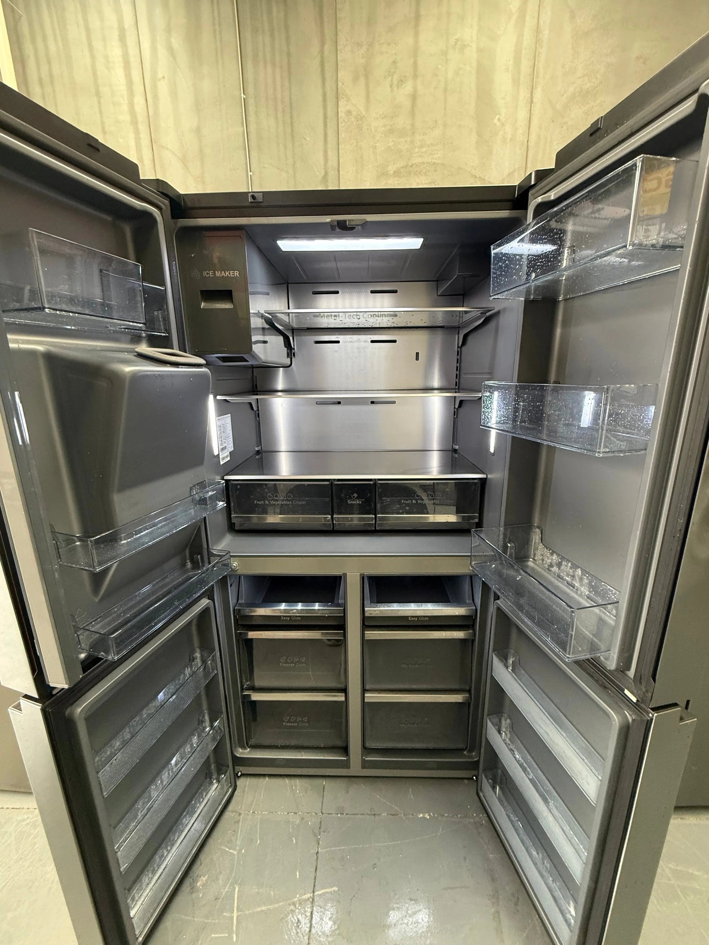 Hisense 586L French Door Fridge – Refurbished | HRCD586TBW (Titan Black) | MELBOURNE