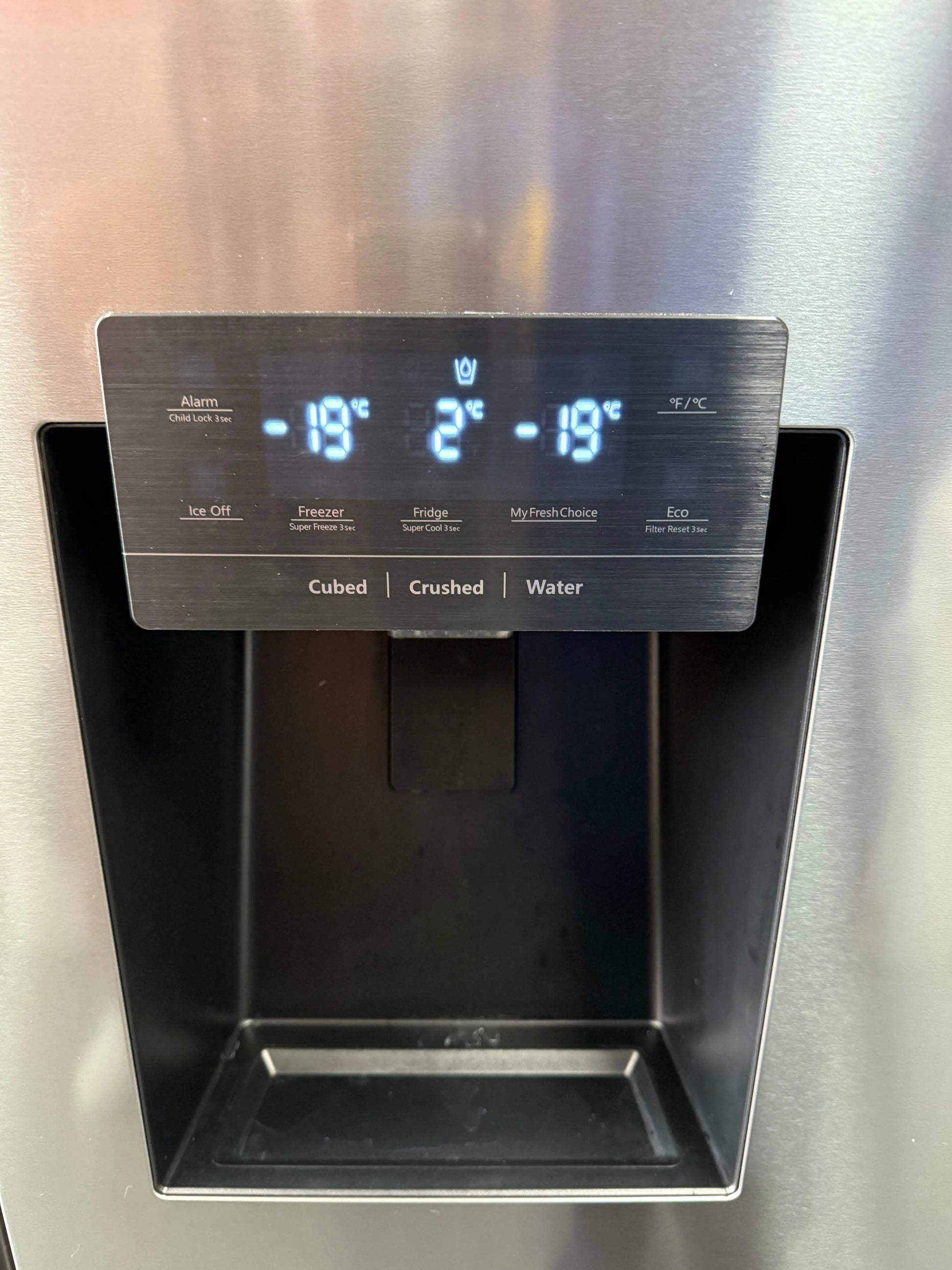 Hisense 586L French Door Fridge – Refurbished | HRCD586TBW (Titan Black) | MELBOURNE