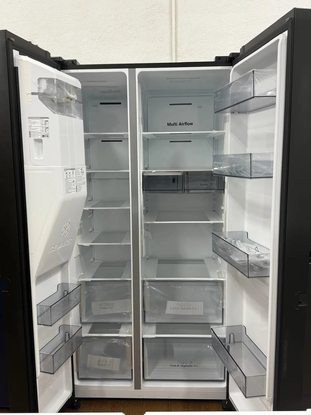 Hisense 632L PureFlat Side by Side Fridge – HRSBS633BW Black Steel (Near New Condition) | RESERVOIR