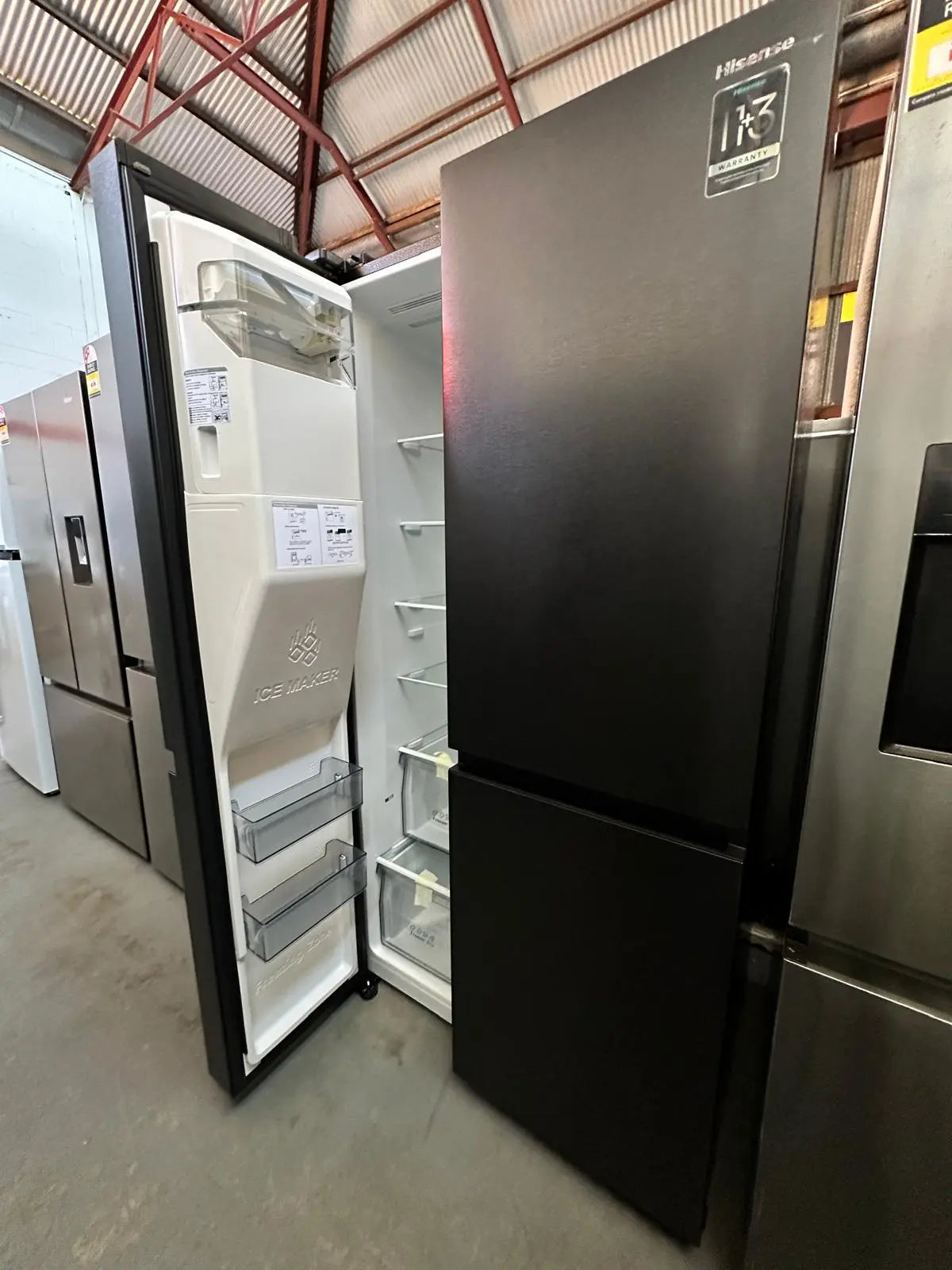 Hisense 632L Side by Side Fridge Freezer – Near New Condition | ADELAIDE