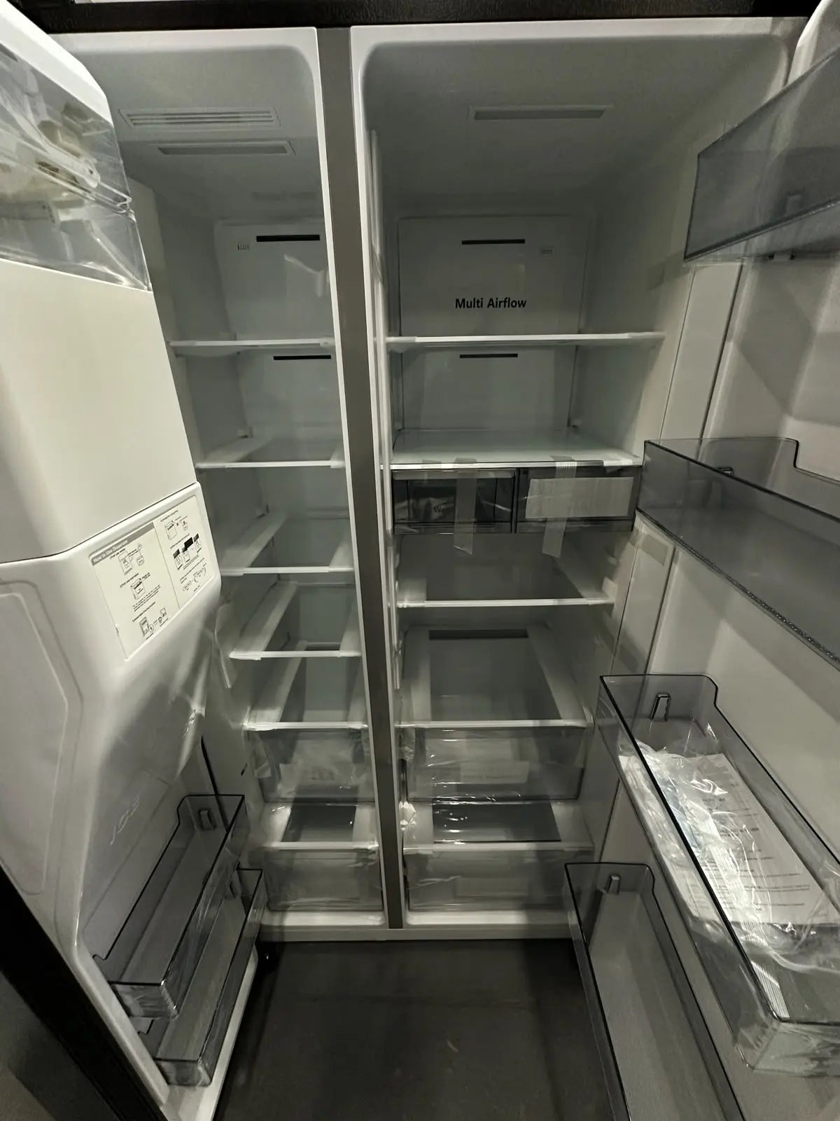 Hisense 632L Side by Side Fridge Freezer with Non-Plumbed Ice & Water Dispenser (Factory Seconds)