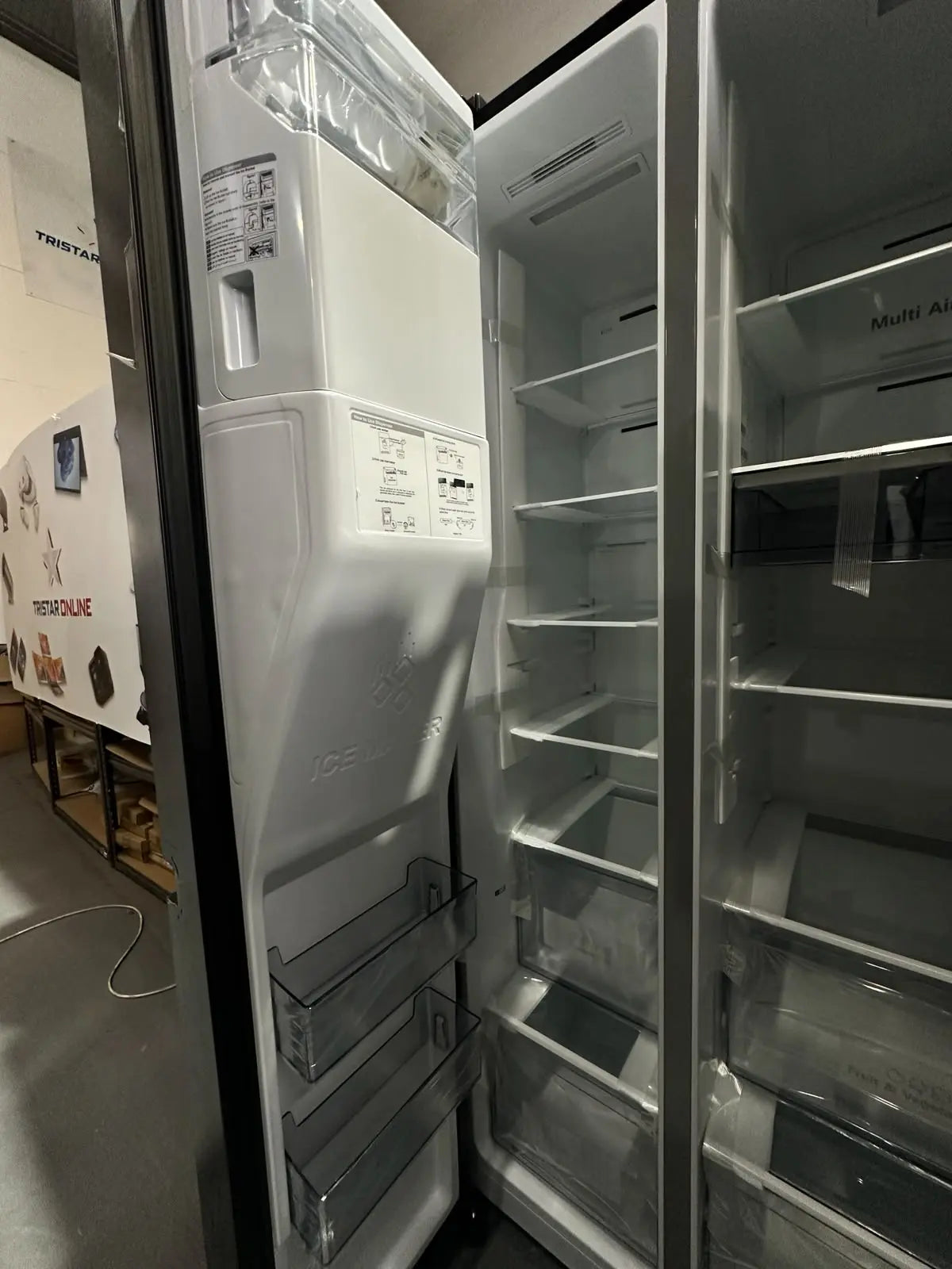 Hisense 632L Side by Side Fridge Freezer with Non-Plumbed Ice & Water Dispenser (Factory Seconds)