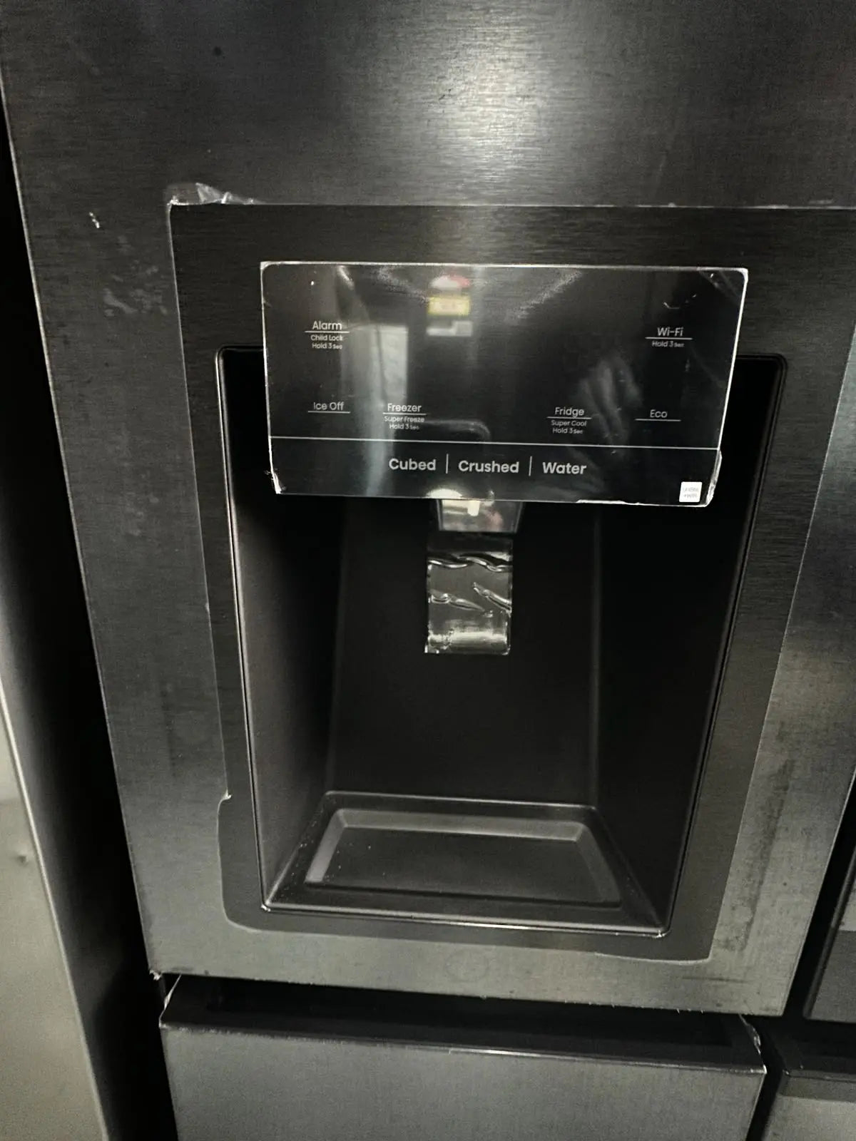 Hisense 632L Side by Side Fridge Freezer with Non-Plumbed Ice & Water Dispenser (Factory Seconds)