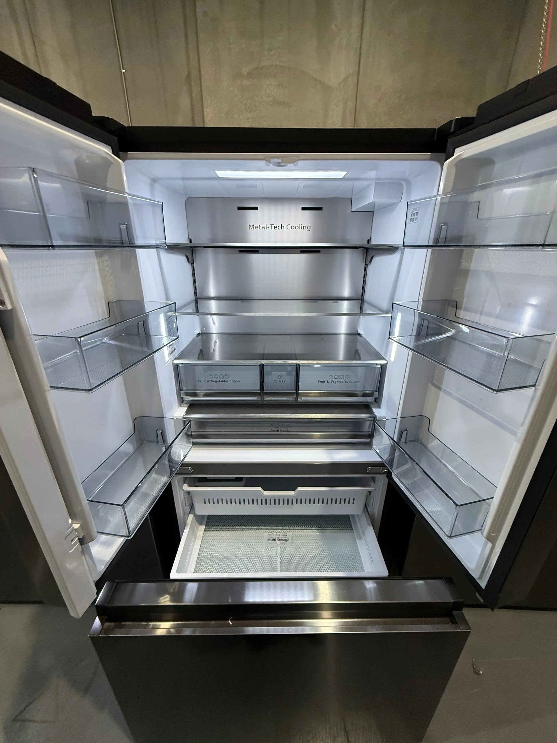 Hisense 634 L PureFlat French Door Refrigerator – Refurbished | Dark Steel HRFD634BW | MELBOURNE