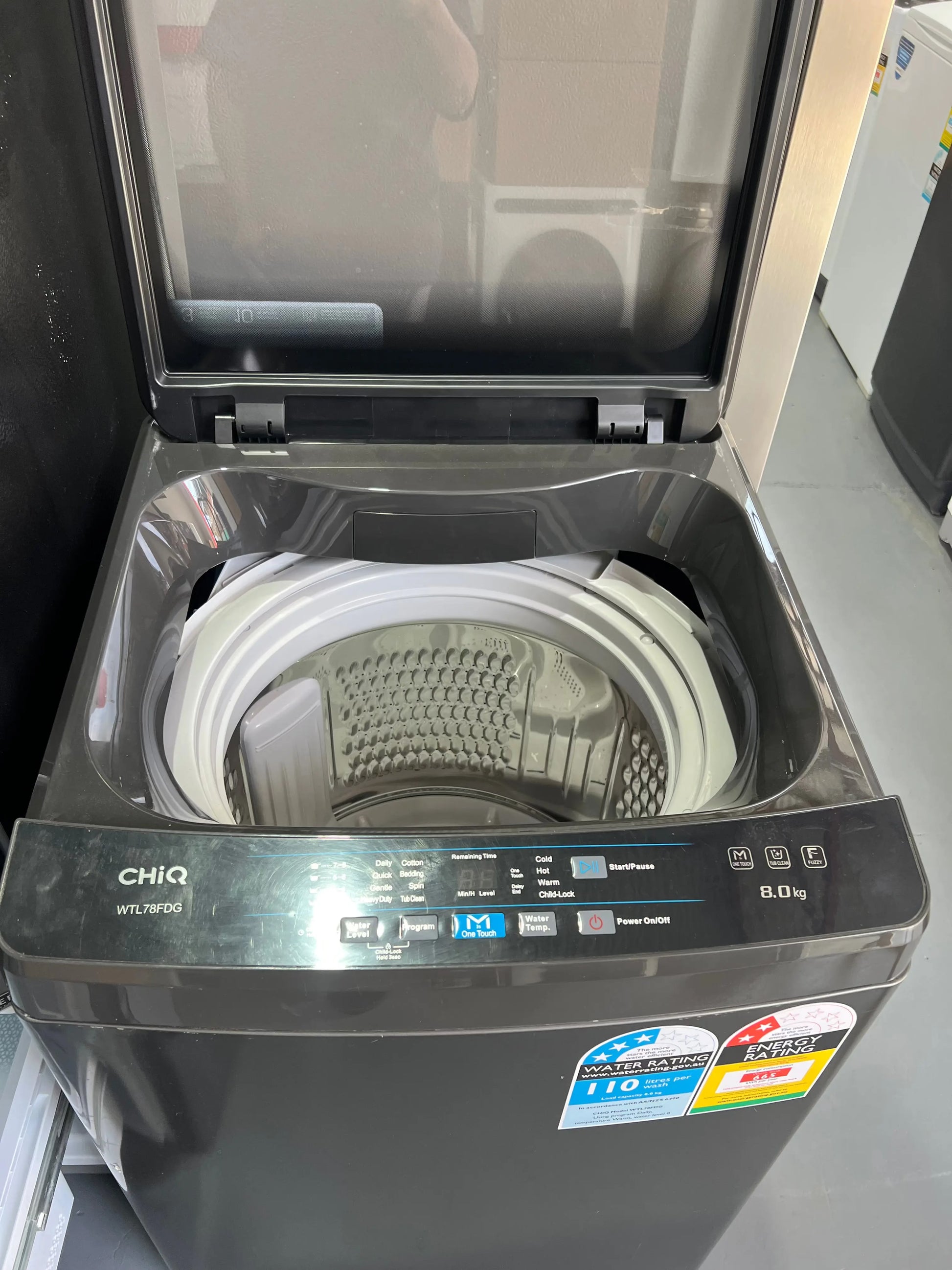 Hisense 634 Litres Fridge Freezer and Chiq 8 Kgs Washing Machine | ADELAIDE