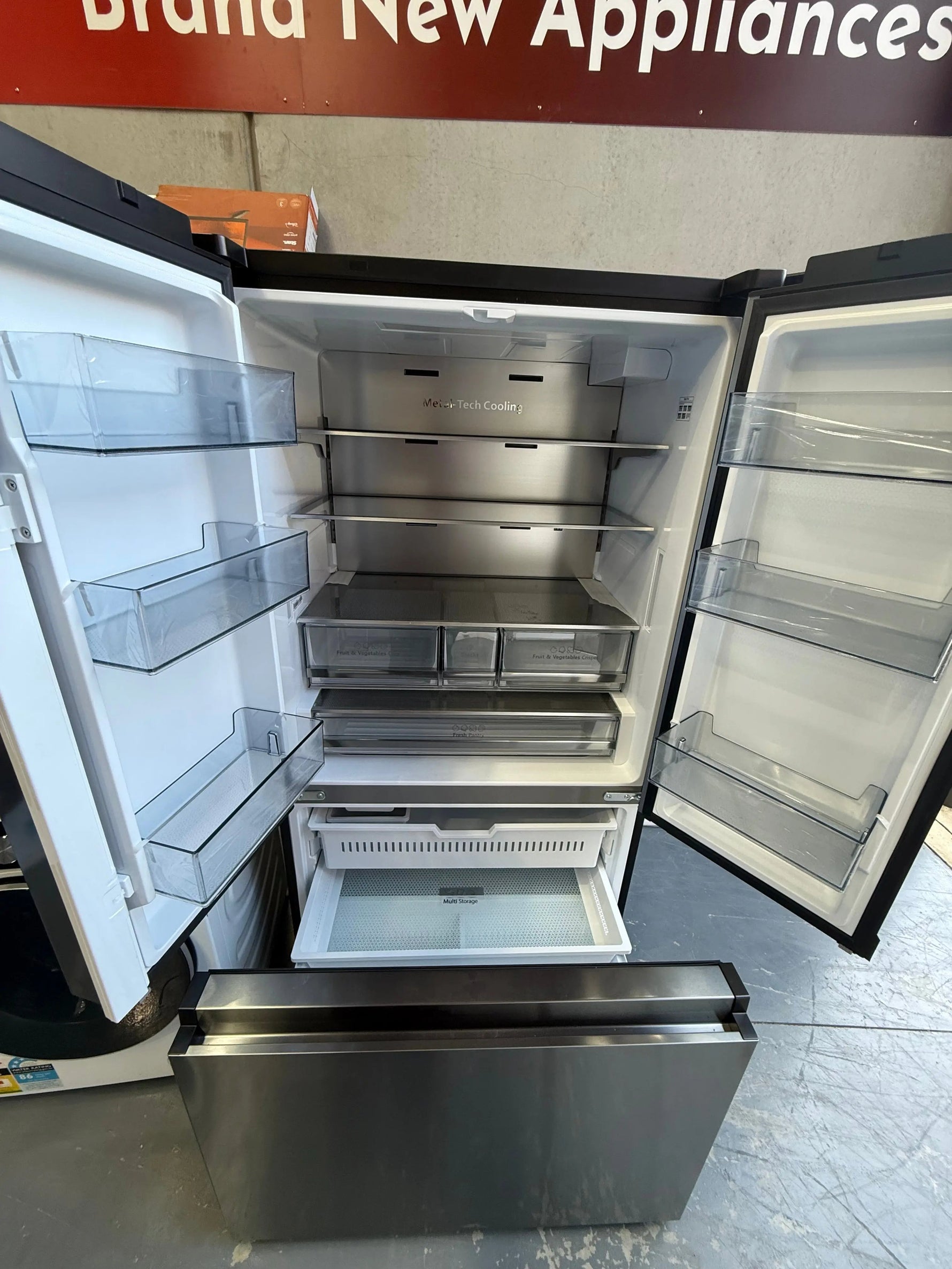 Hisense 634L French Door Fridge & 10kg Front Load Washer Combo – Refurbished | MELBOURNE