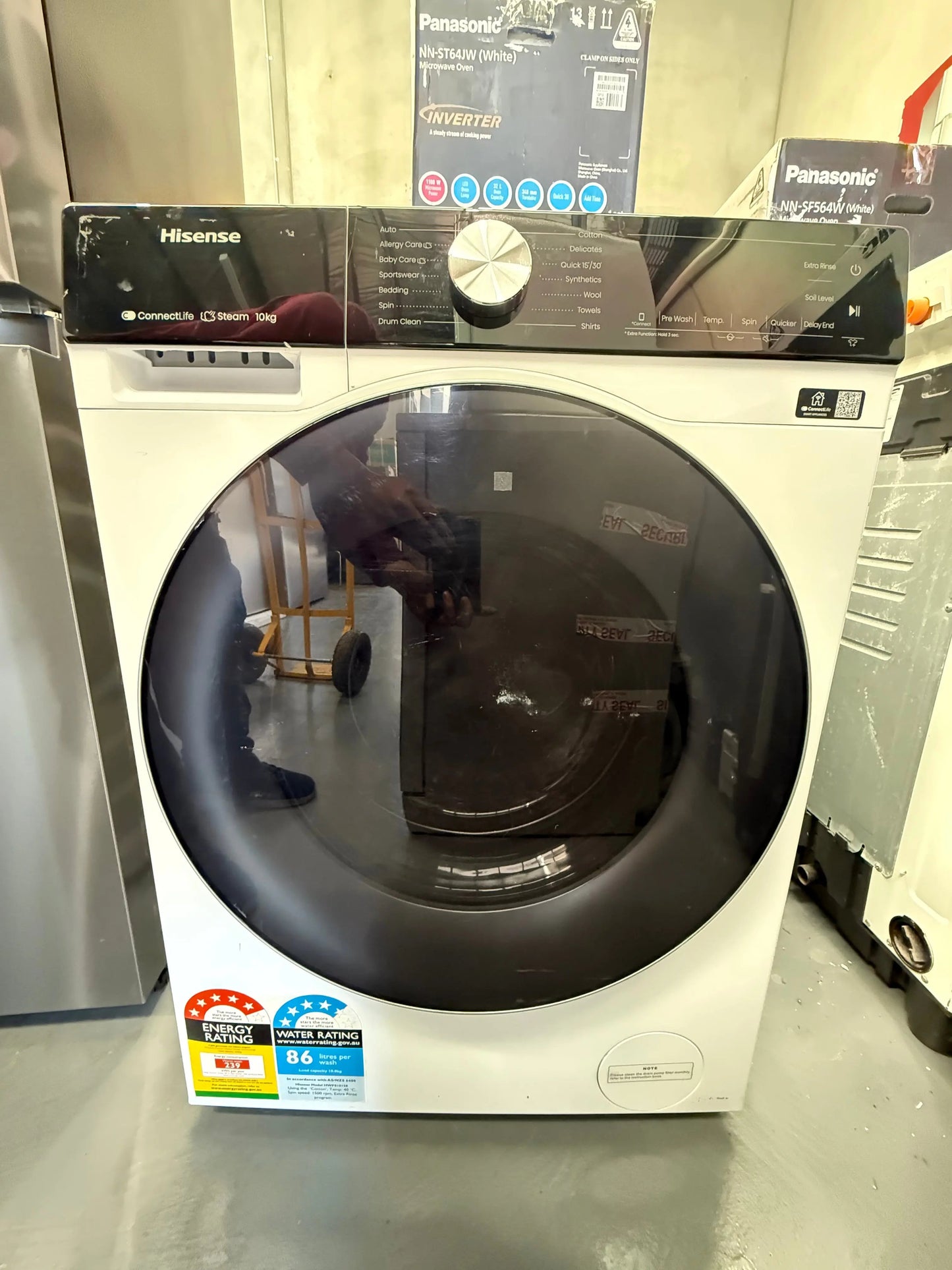 Hisense 640L French Door Fridge & 10kg Front Load Washer Combo – Refurbished | MELBOURNE