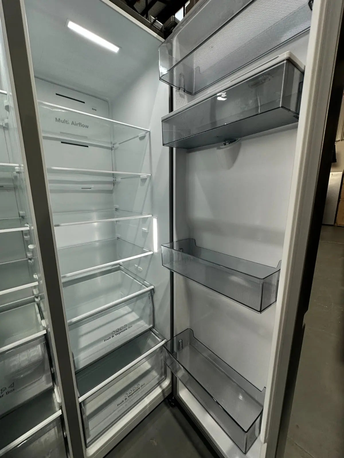 Hisense 649L Side by Side Fridge Freezer (Refurbished)