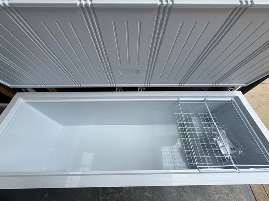 Hisense 702L Chest Freezer – Factory Seconds | White | HRCF702 | MELBOURNE