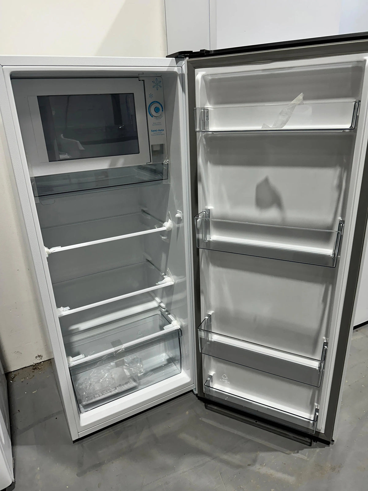 Hisense Compact Refrigerator HRBF179 – Factory Second | ADELAIDE