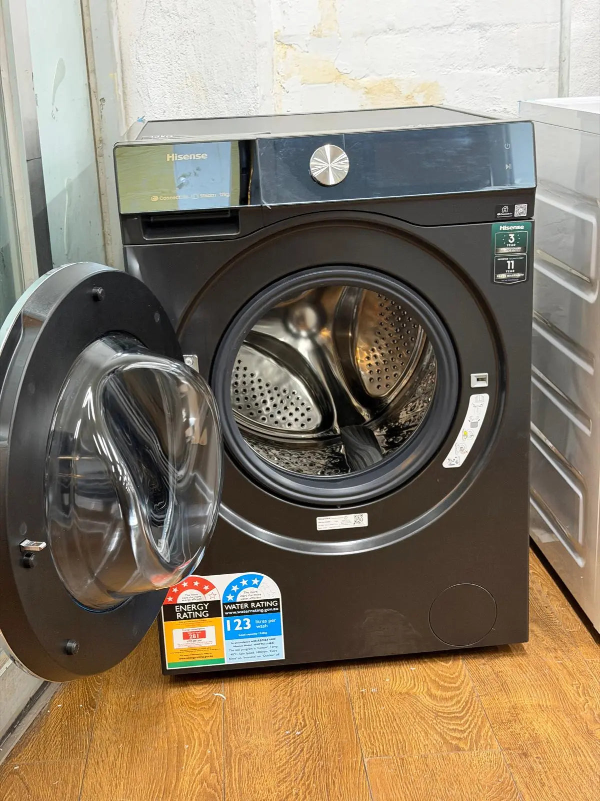 Hisense Series 9 12kg Front Load Washing Machine – Refurbished | RESERVOIR