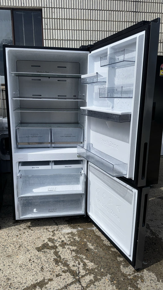 Refurbished Hisense fridge freezer 500 litres | SYDNEY