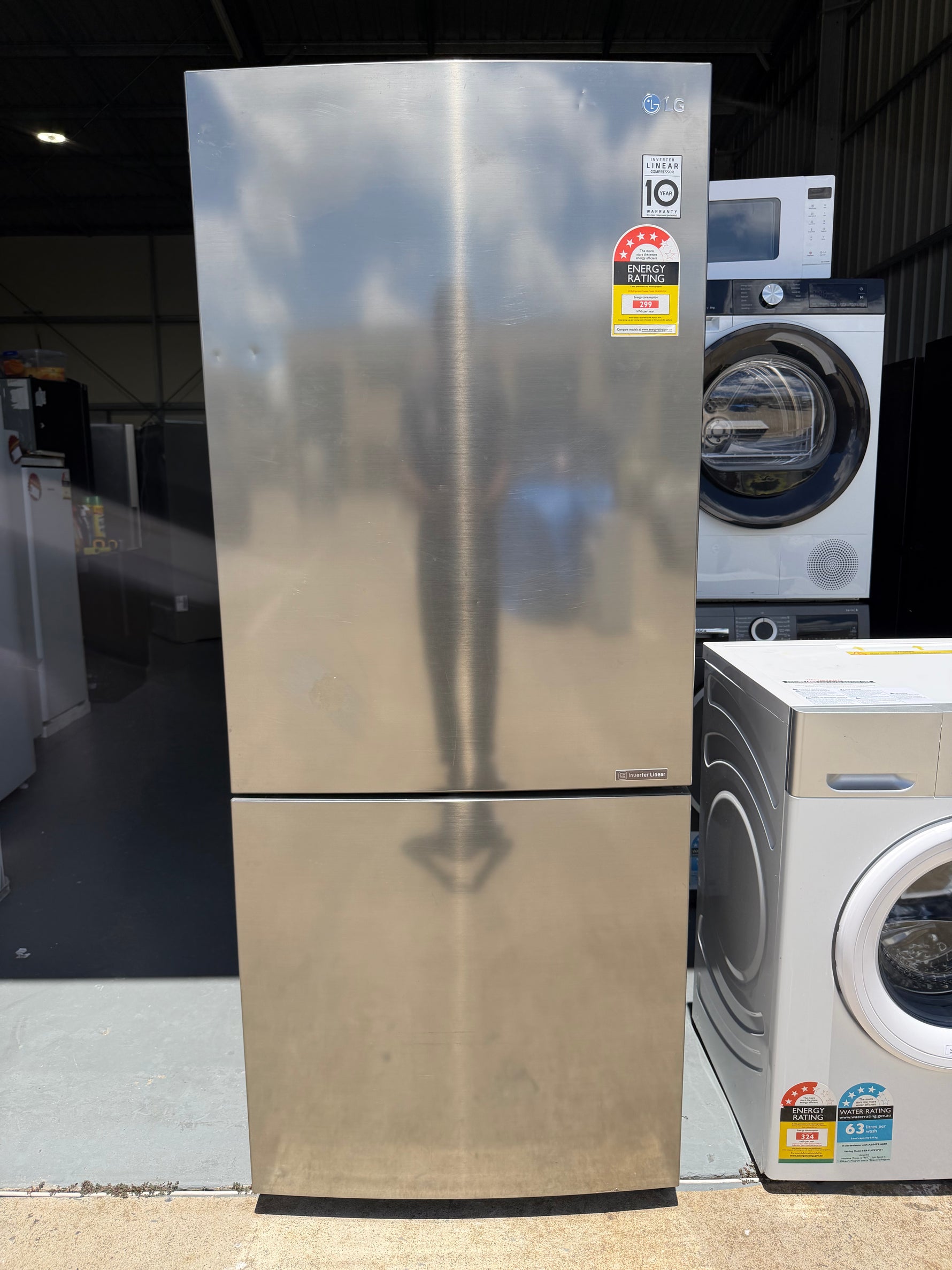 Combo Refurbished LG 450L Fridge Freezer – & Stirling 8 Kg washer