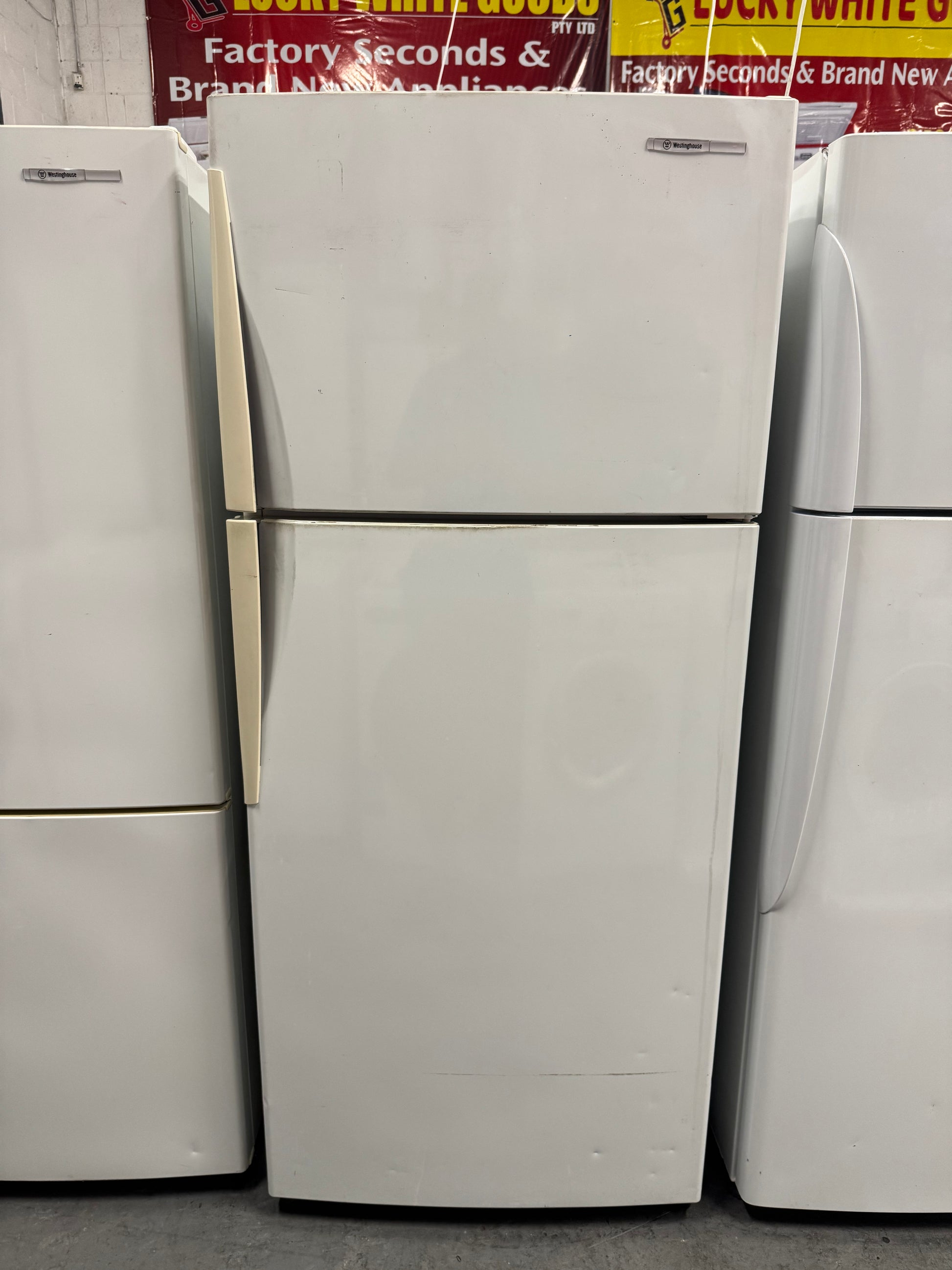 Refurbished Westinghouse fridge freezer 416 L | SYDNEY