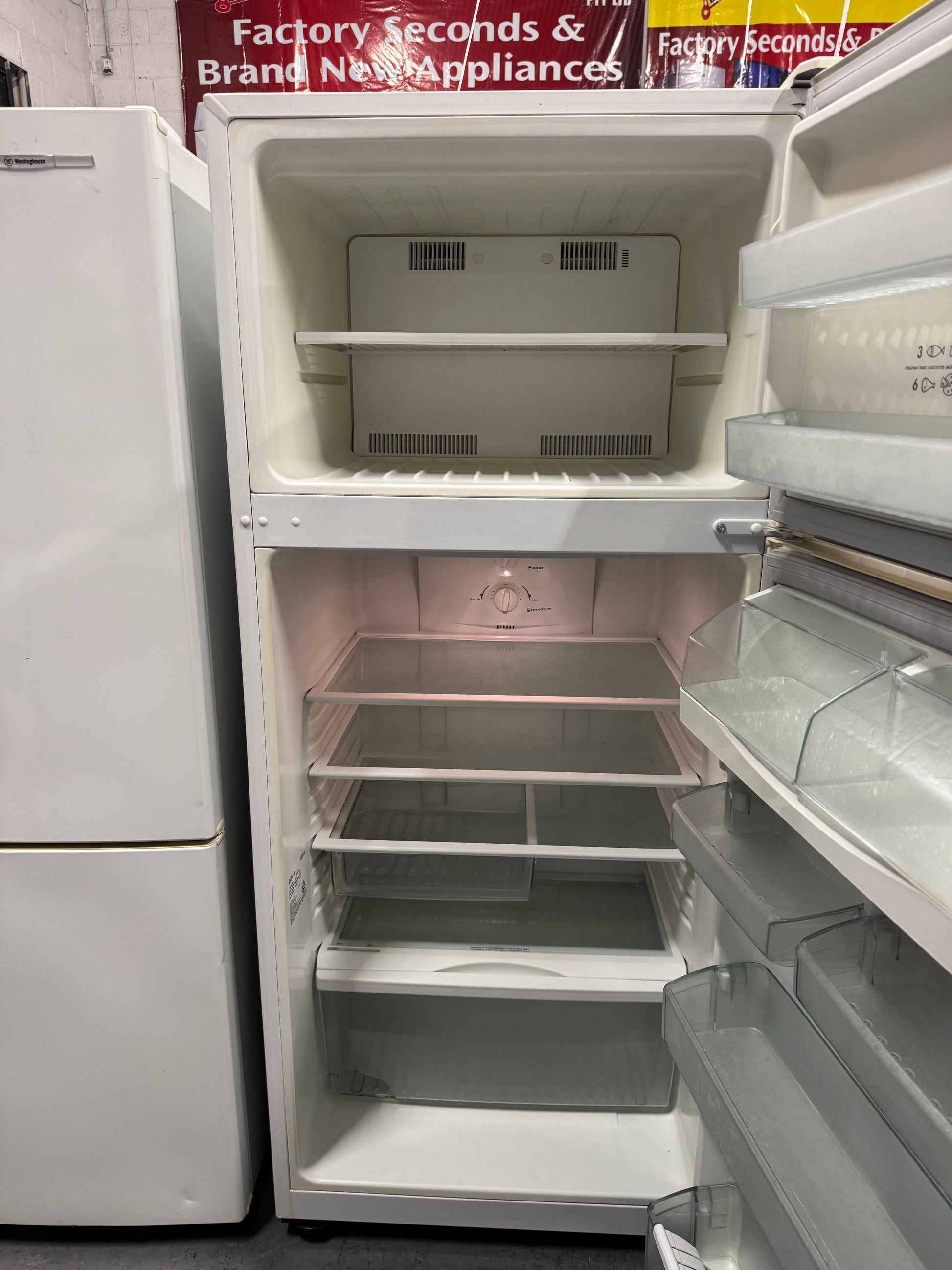 Refurbished Westinghouse fridge freezer 416 L | SYDNEY