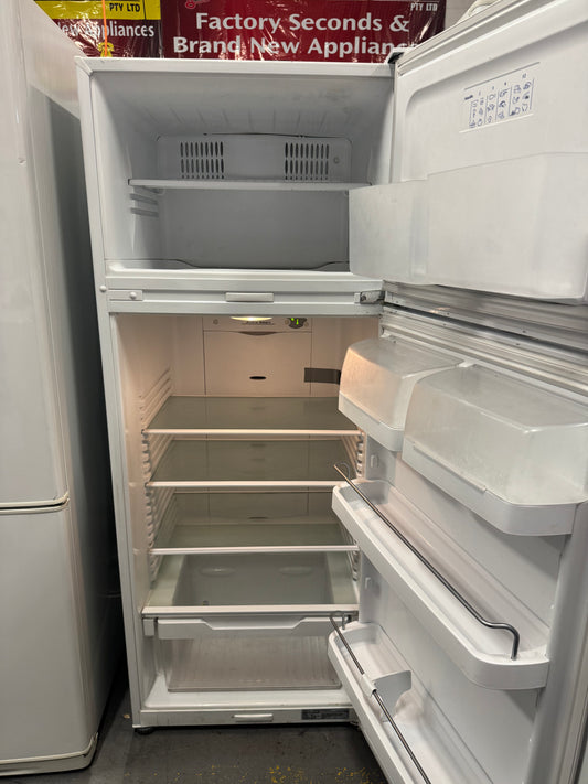 Refurbished Fisher and peaky fridge freezer 380 L | Lucky white goods