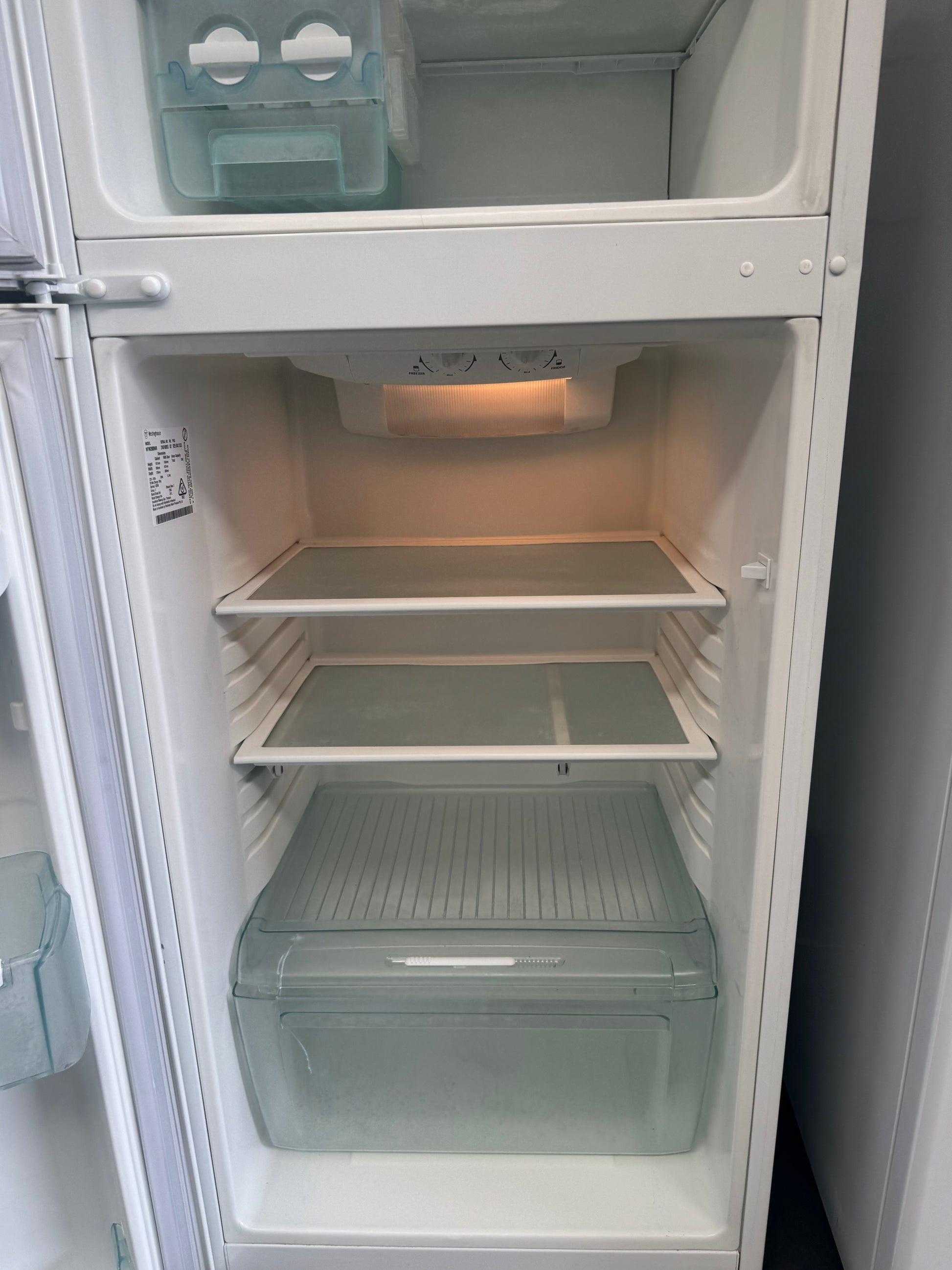 Refurbished Westinghouse fridge freezer 280 L | SYDNEY