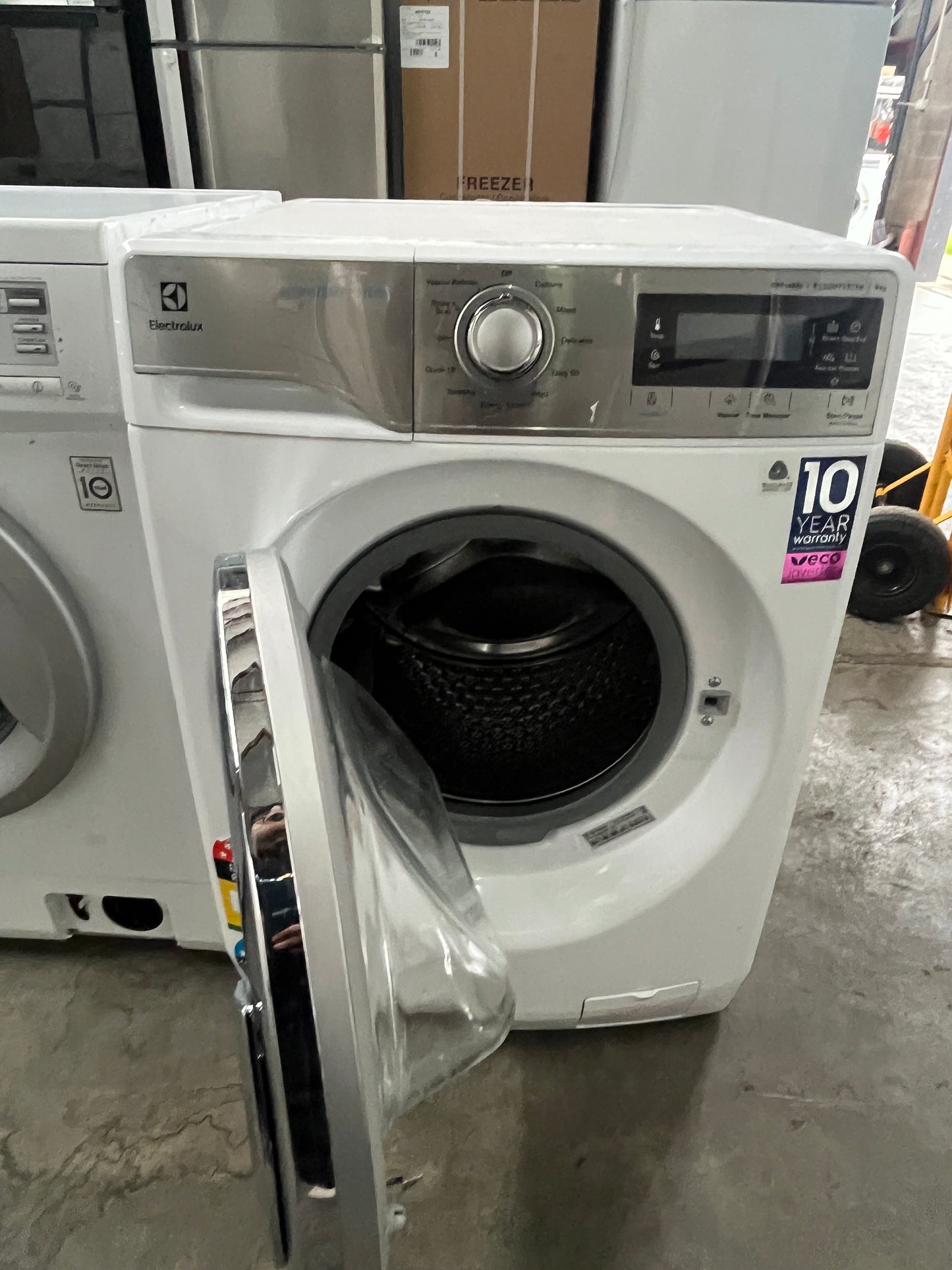 Refurbished Electrolux clothes washer Models EWFI 4923 Load capacity 9.0 kg. | ADELAIDE