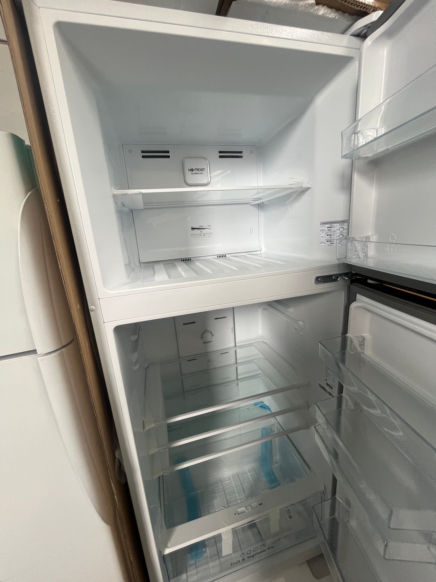 Brand new HISENSE Refrigerator/Freezer HRTF424
Volume 424 litres | ADELAIDE