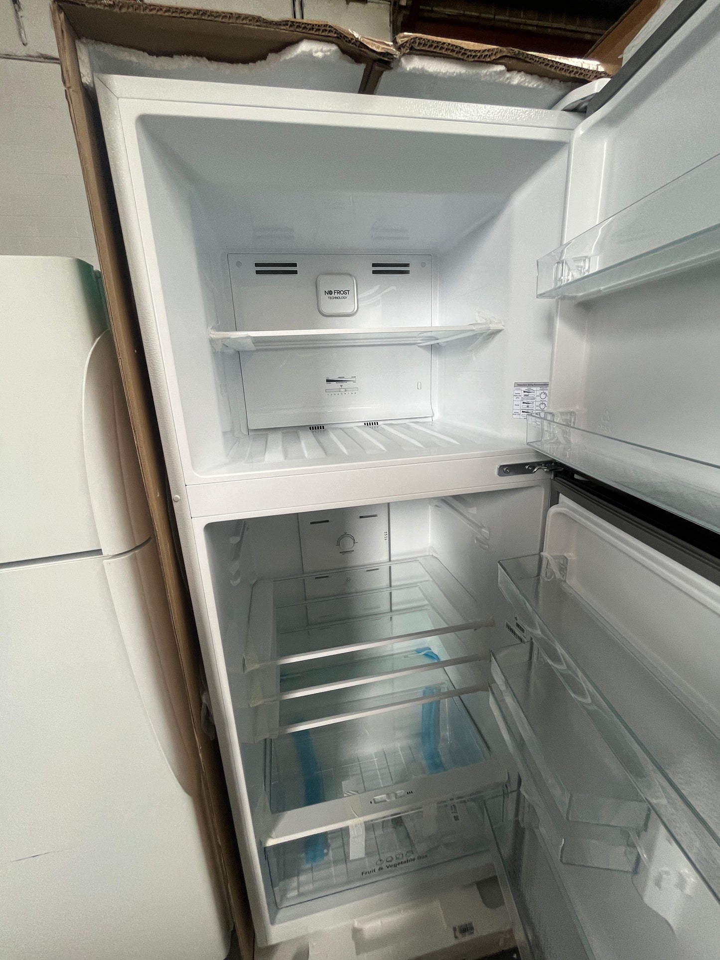 Brand new HISENSE Refrigerator/Freezer HRTF424
Volume 424 litres | ADELAIDE