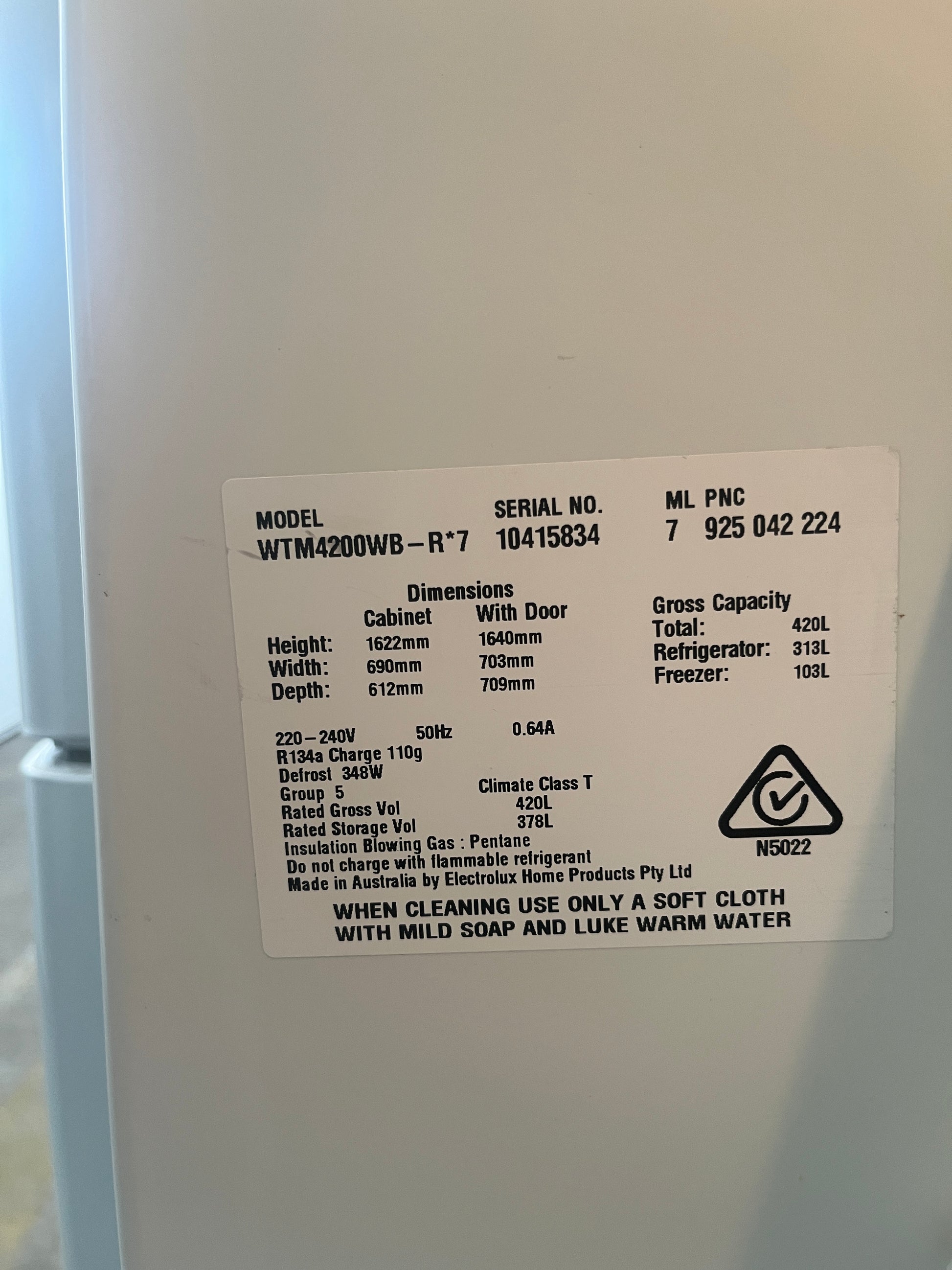 Refurbished Westinghouse 420L Fridge Freezer WTM4200WB - R*7 | ADELAIDE